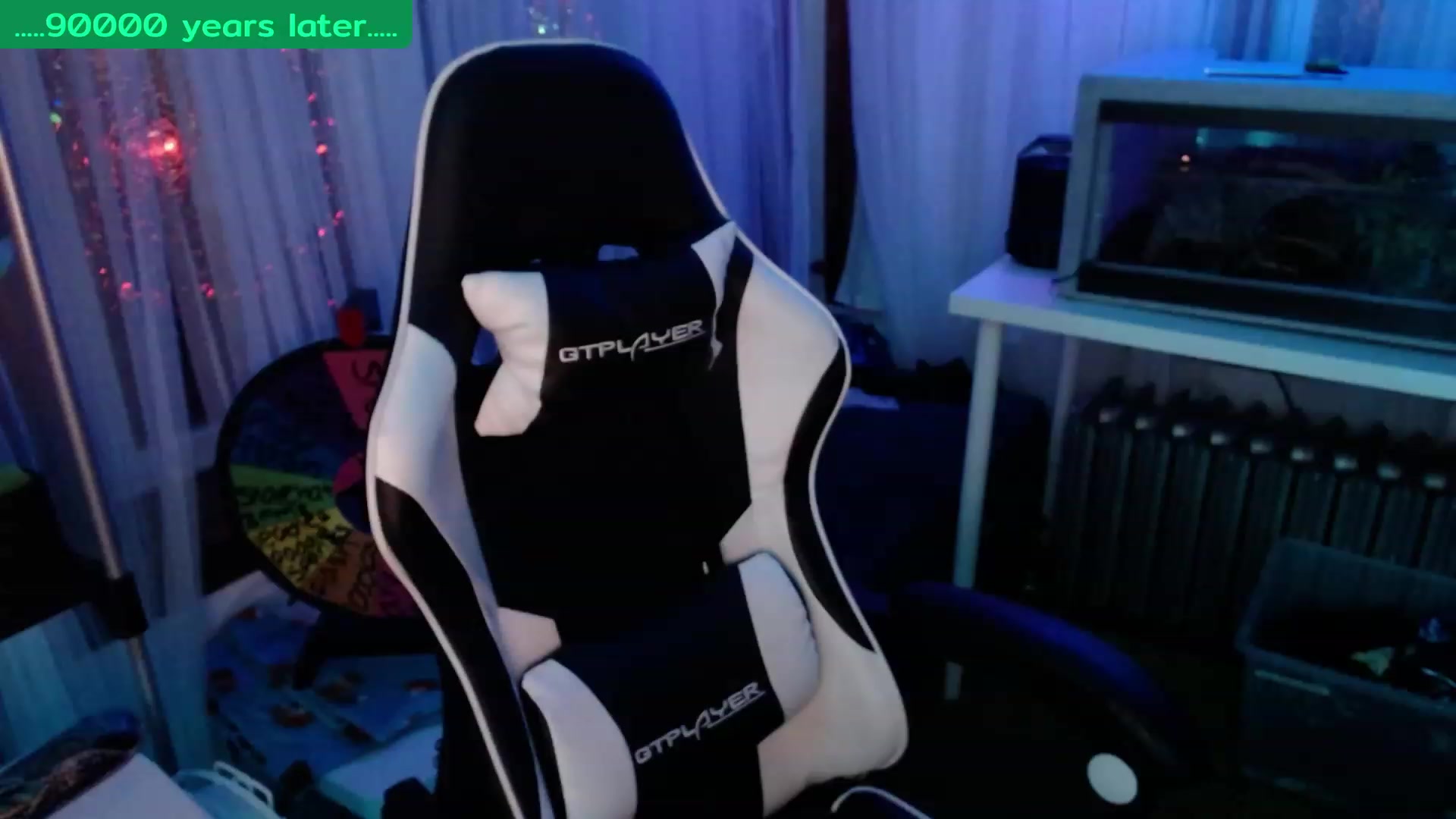 Gallery image thumbnail from Tinyfossil's myfreecams stream on, 02/06/2023, 05:46 image 14 of 20