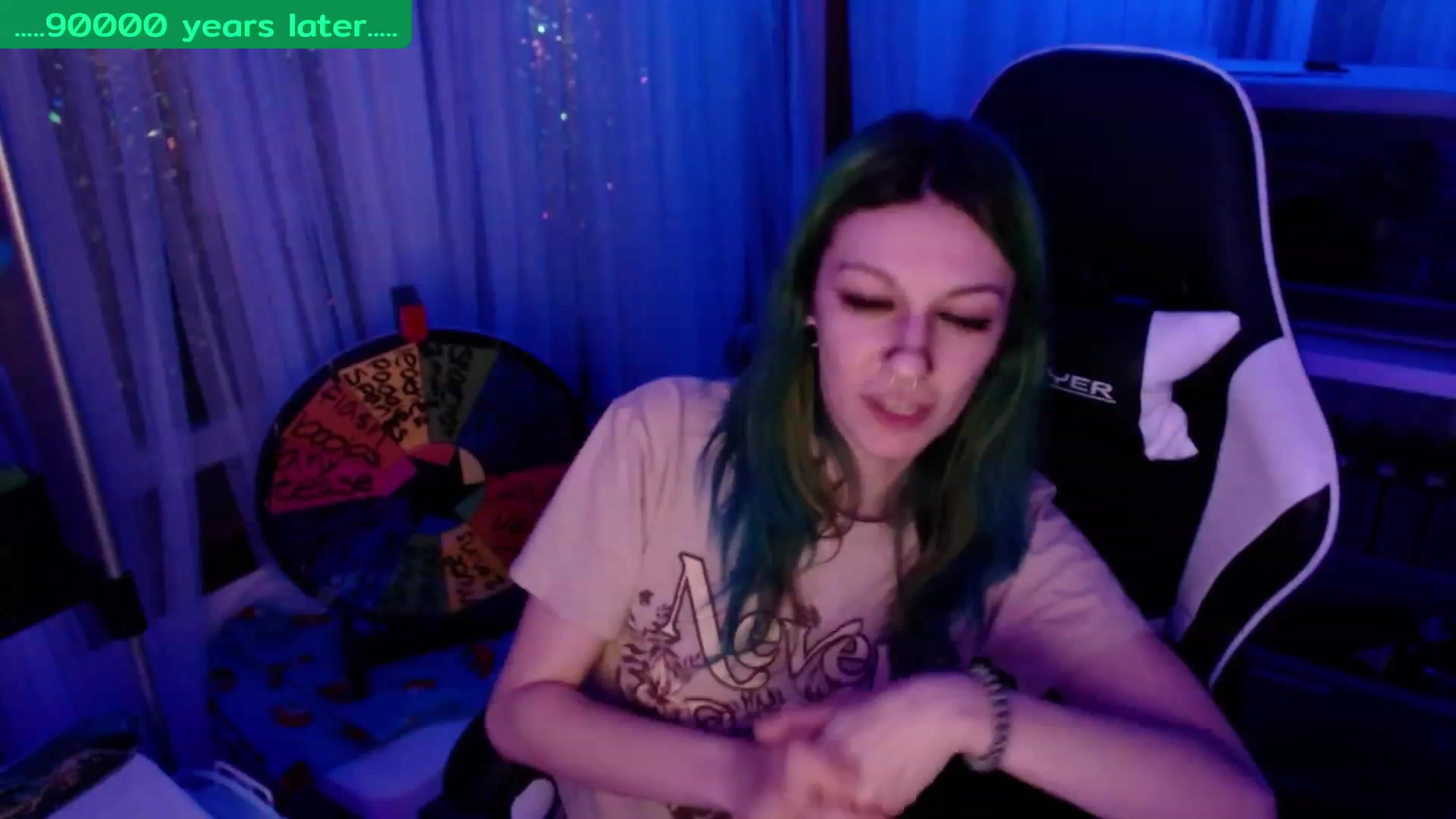Gallery image thumbnail from Tinyfossil's myfreecams stream on, 02/06/2023, 05:46 image 2 of 20
