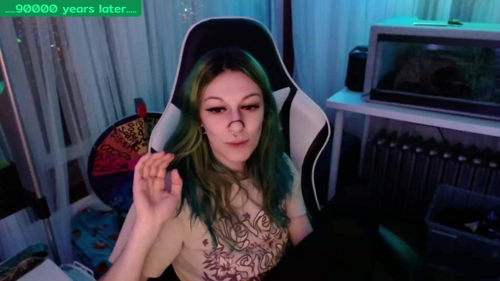 Gallery image thumbnail from Tinyfossil's myfreecams stream on, 02/06/2023, 05:46 image 6 of 20