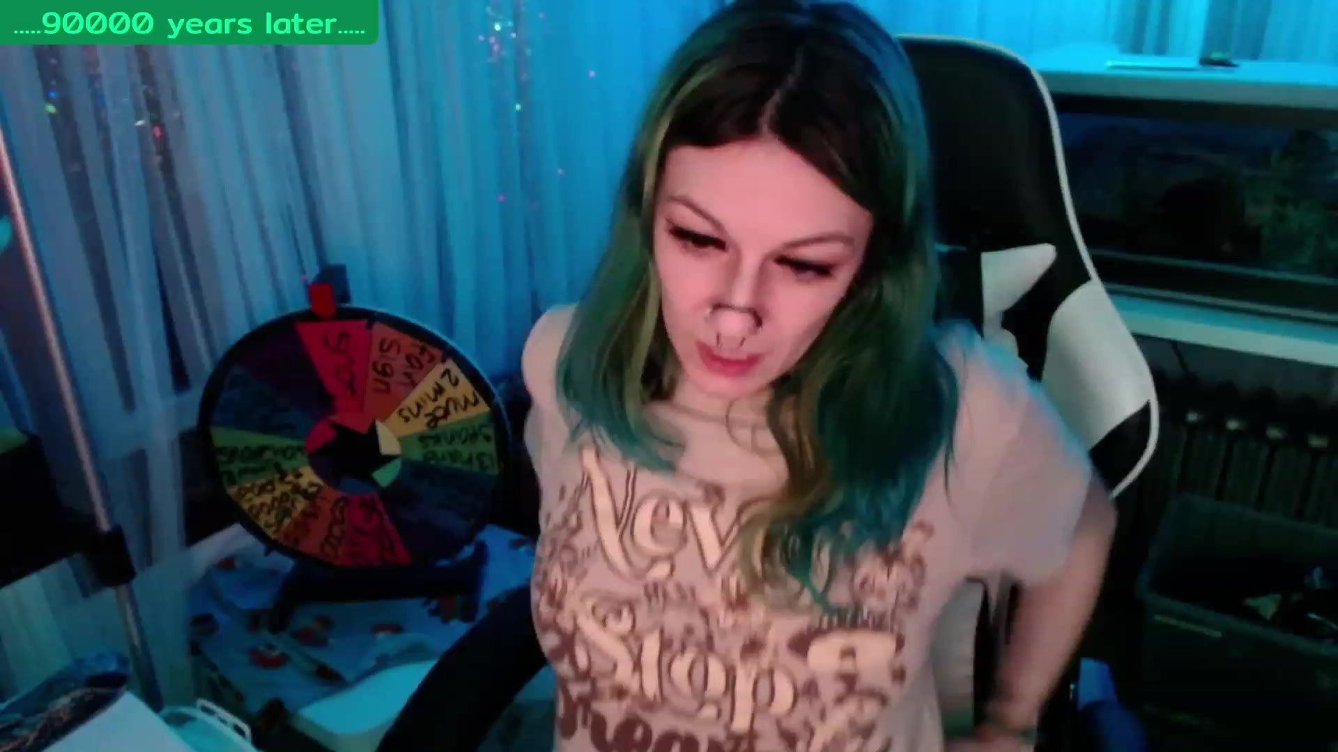 Gallery image thumbnail from Tinyfossil's myfreecams stream on, 02/06/2023, 05:46 image 17 of 20