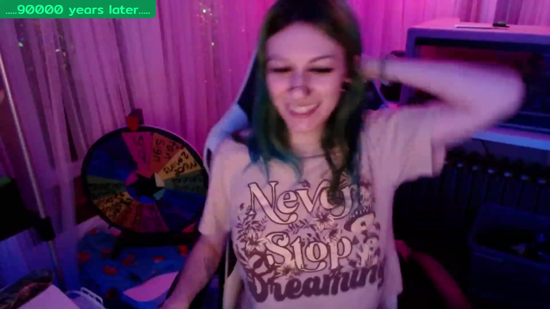 Gallery image thumbnail from Tinyfossil's myfreecams stream on, 02/06/2023, 05:46 image 18 of 20
