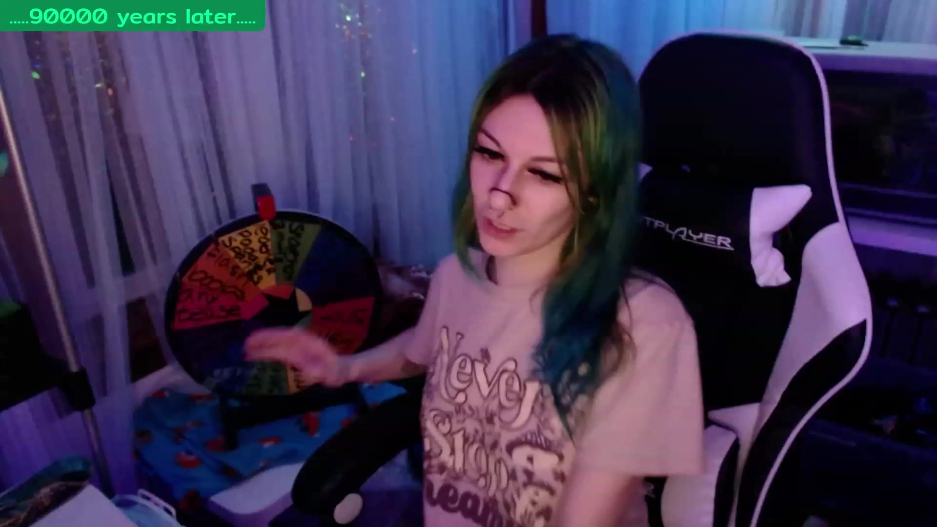 Gallery image thumbnail from Tinyfossil's myfreecams stream on, 02/06/2023, 05:46 image 12 of 20