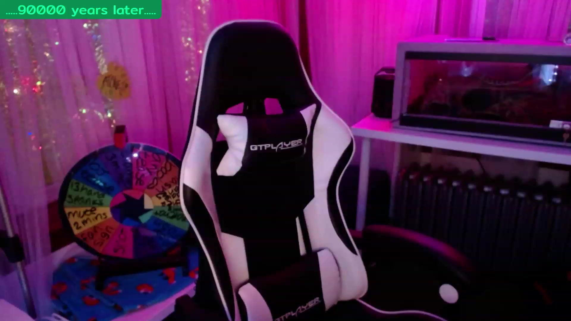 Gallery image thumbnail from Tinyfossil's myfreecams stream on, 02/17/2023, 03:02 image 4 of 20