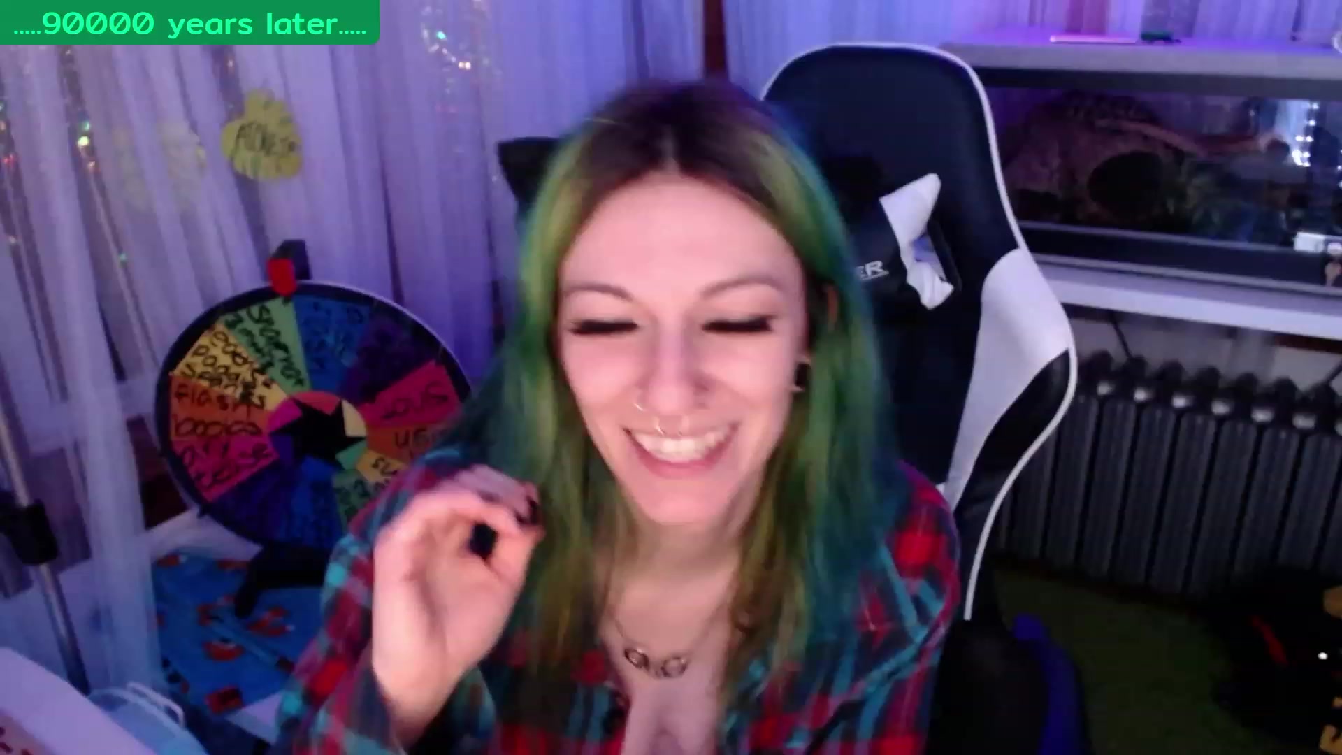 Gallery image thumbnail from Tinyfossil's myfreecams stream on, 02/18/2023, 07:32 image 19 of 20