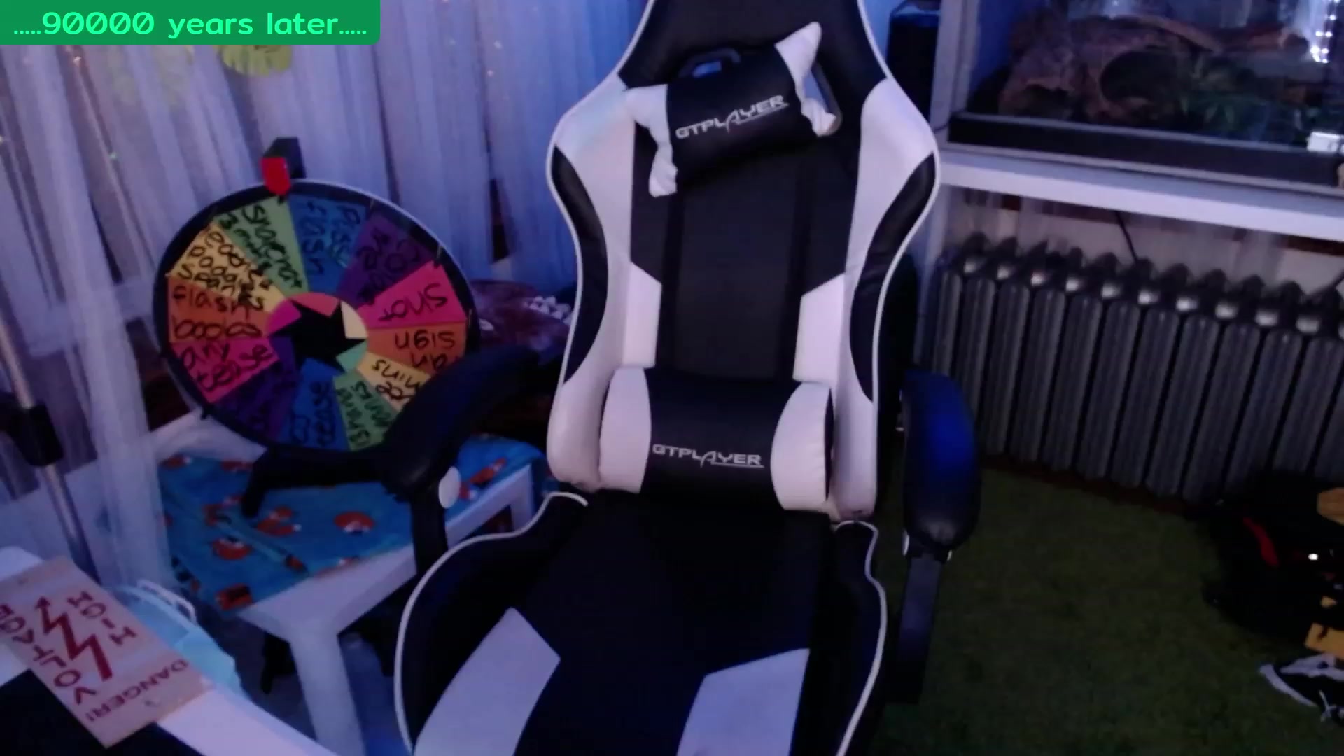 Gallery image thumbnail from Tinyfossil's myfreecams stream on, 02/18/2023, 07:32 image 12 of 20