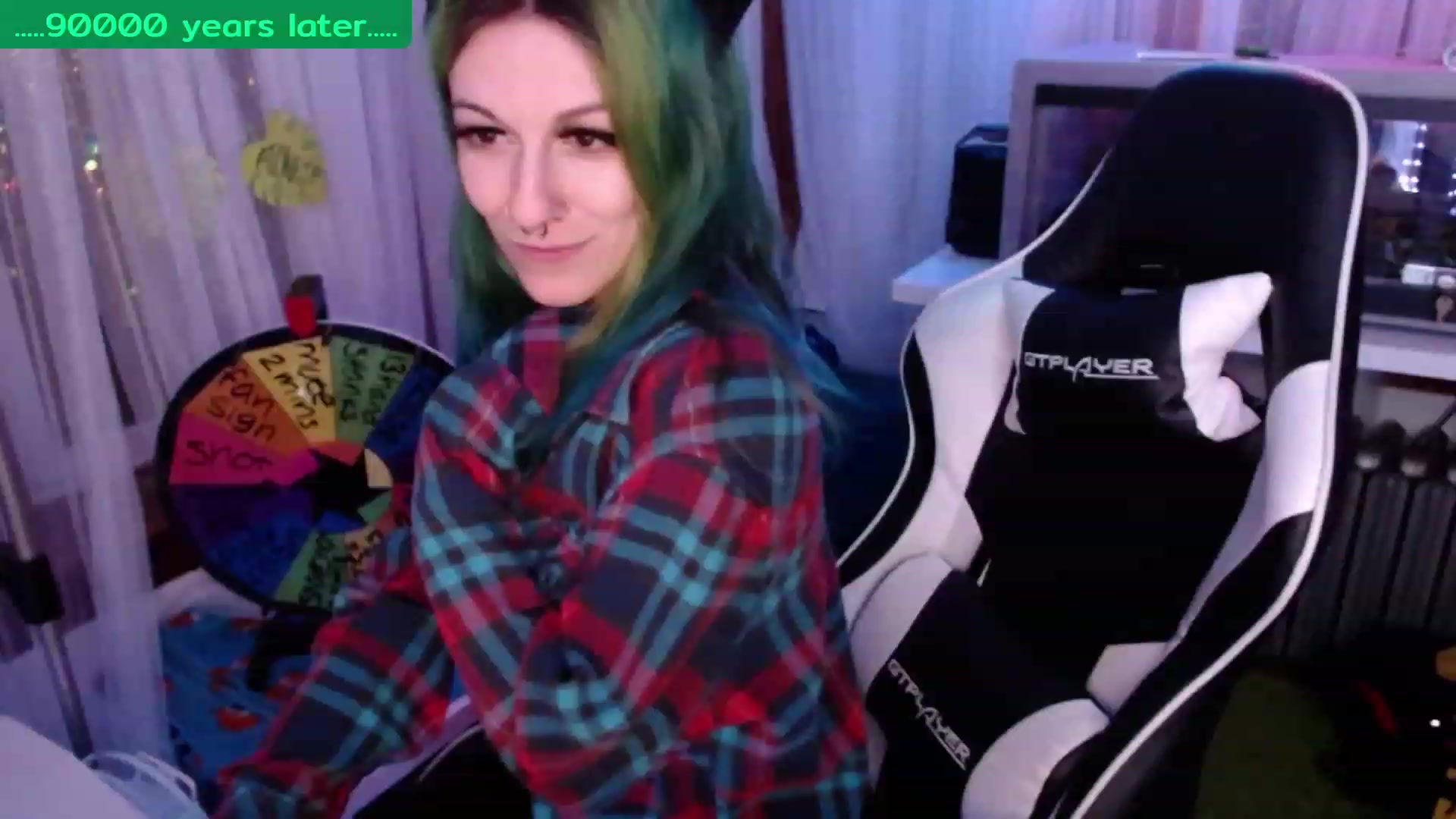 Gallery image thumbnail from Tinyfossil's myfreecams stream on, 02/18/2023, 07:32 image 1 of 20