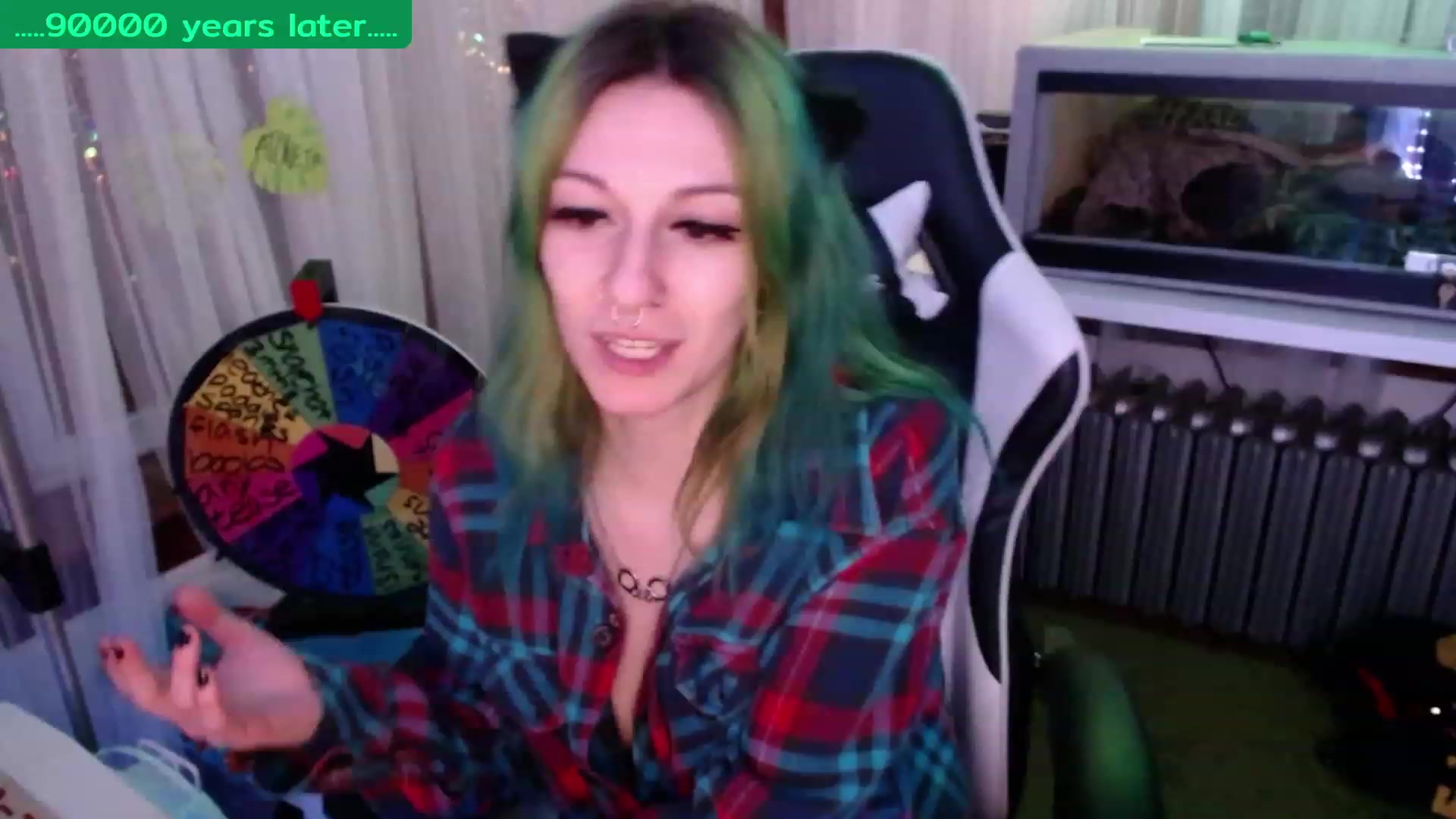 Gallery image thumbnail from Tinyfossil's myfreecams stream on, 02/18/2023, 07:32 image 16 of 20
