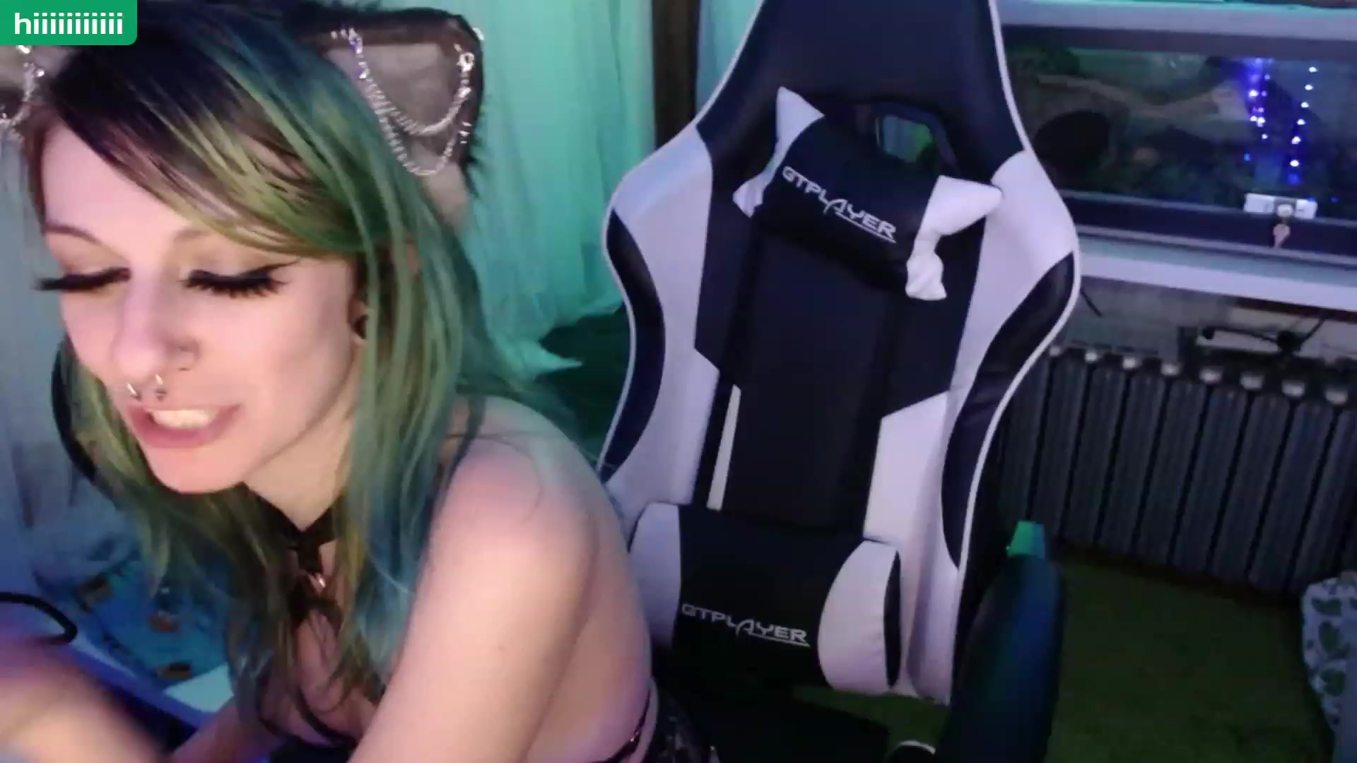 Gallery image thumbnail from Tinyfossil's myfreecams stream on, 05/14/2023, 08:28 image 18 of 20