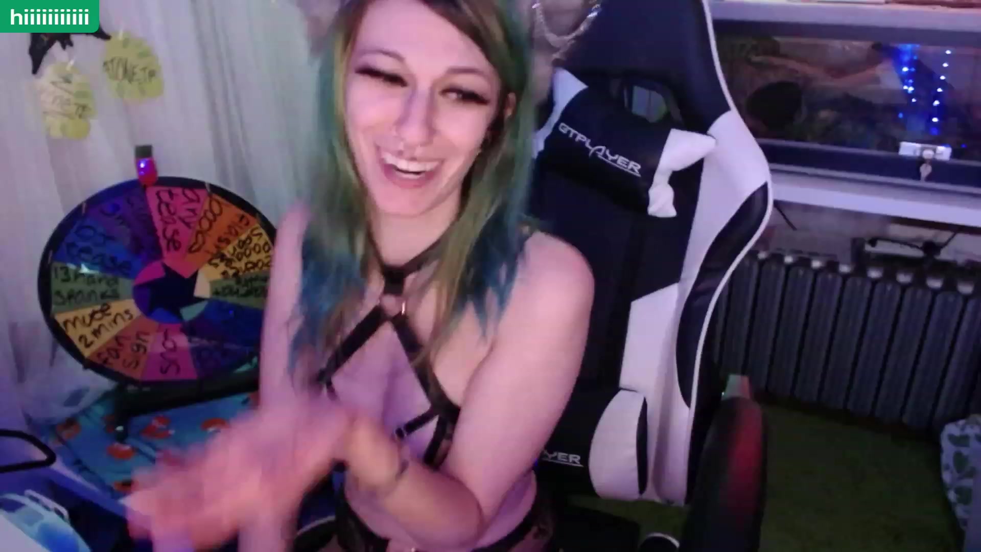 Gallery image thumbnail from Tinyfossil's myfreecams stream on, 05/14/2023, 08:28 image 14 of 20