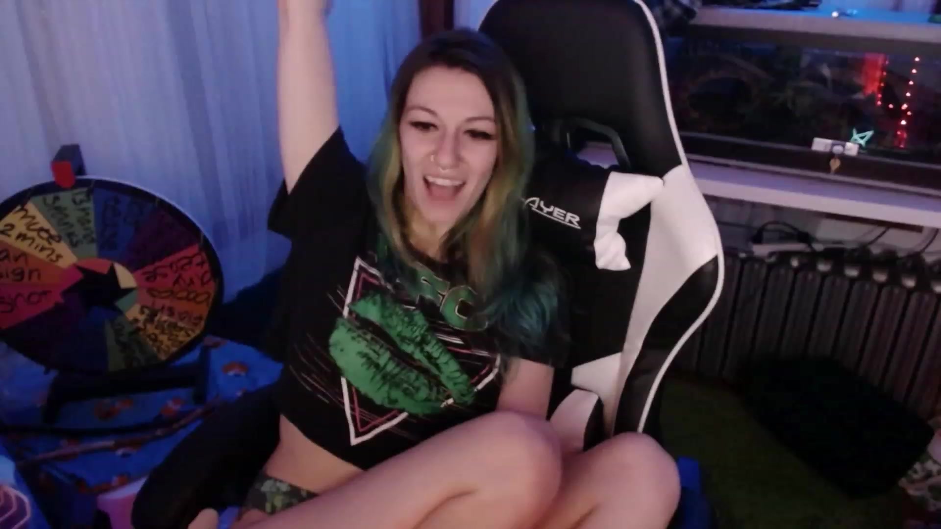 Gallery image thumbnail from Tinyfossil's myfreecams stream on, 07/28/2023, 05:59 image 5 of 20