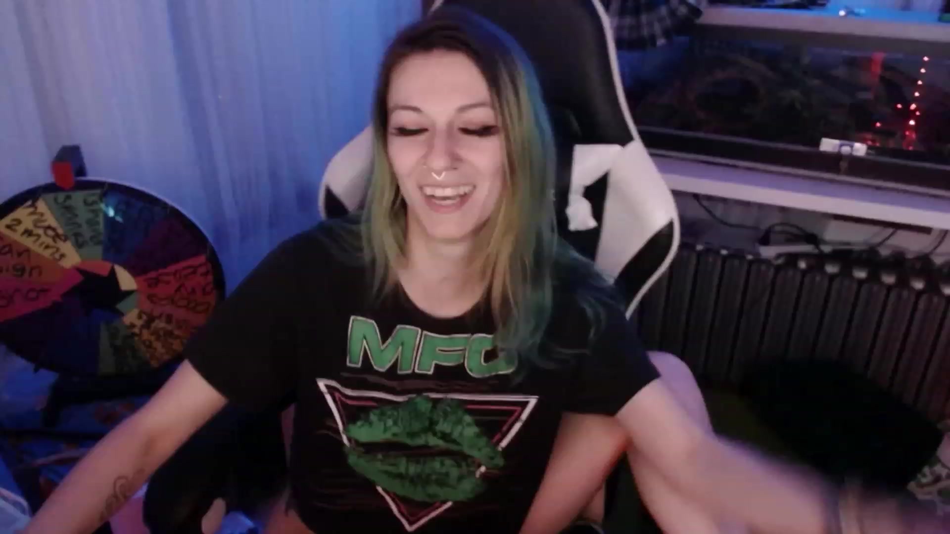 Gallery image thumbnail from Tinyfossil's myfreecams stream on, 07/28/2023, 05:59 image 17 of 20