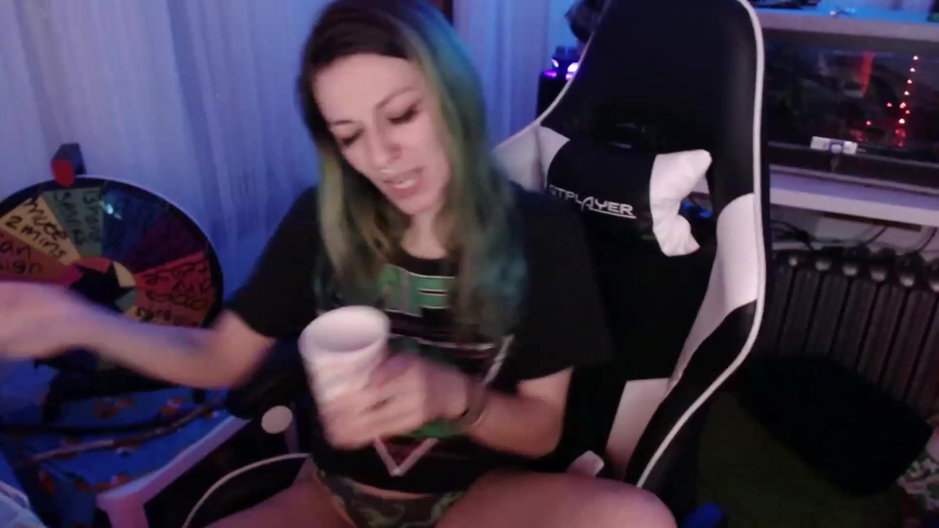 Gallery image thumbnail from Tinyfossil's myfreecams stream on, 07/28/2023, 05:59 image 14 of 20