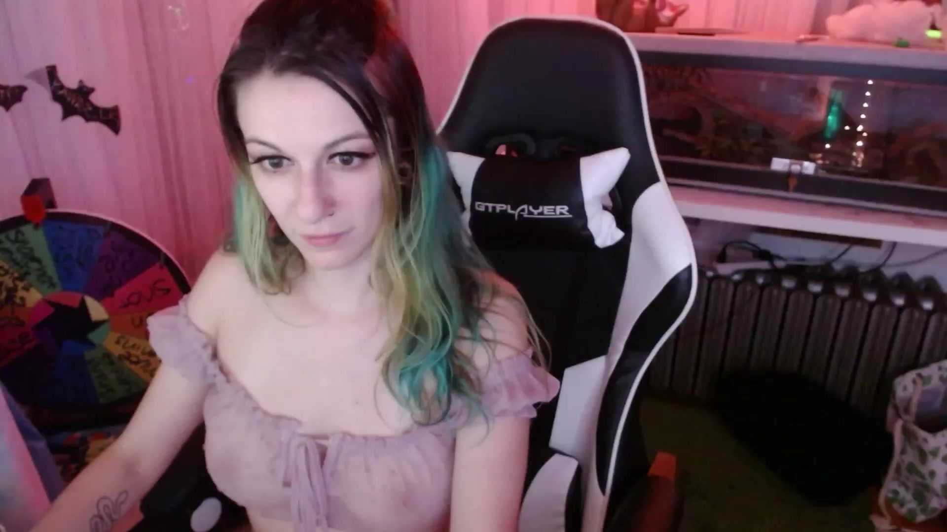 Gallery image thumbnail from Tinyfossil's myfreecams stream on, 08/24/2023, 05:15 image 8 of 20