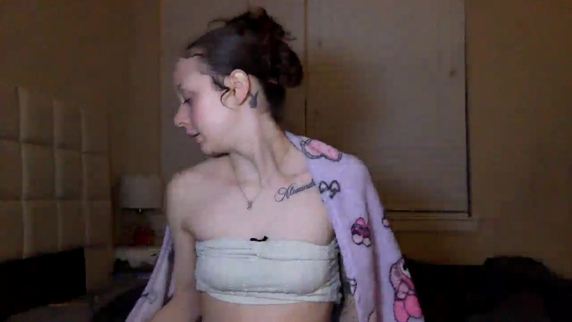 Gallery image thumbnail from Tinyydancerr's myfreecams stream on, 02/18/2025, 06:48 image 13 of 20