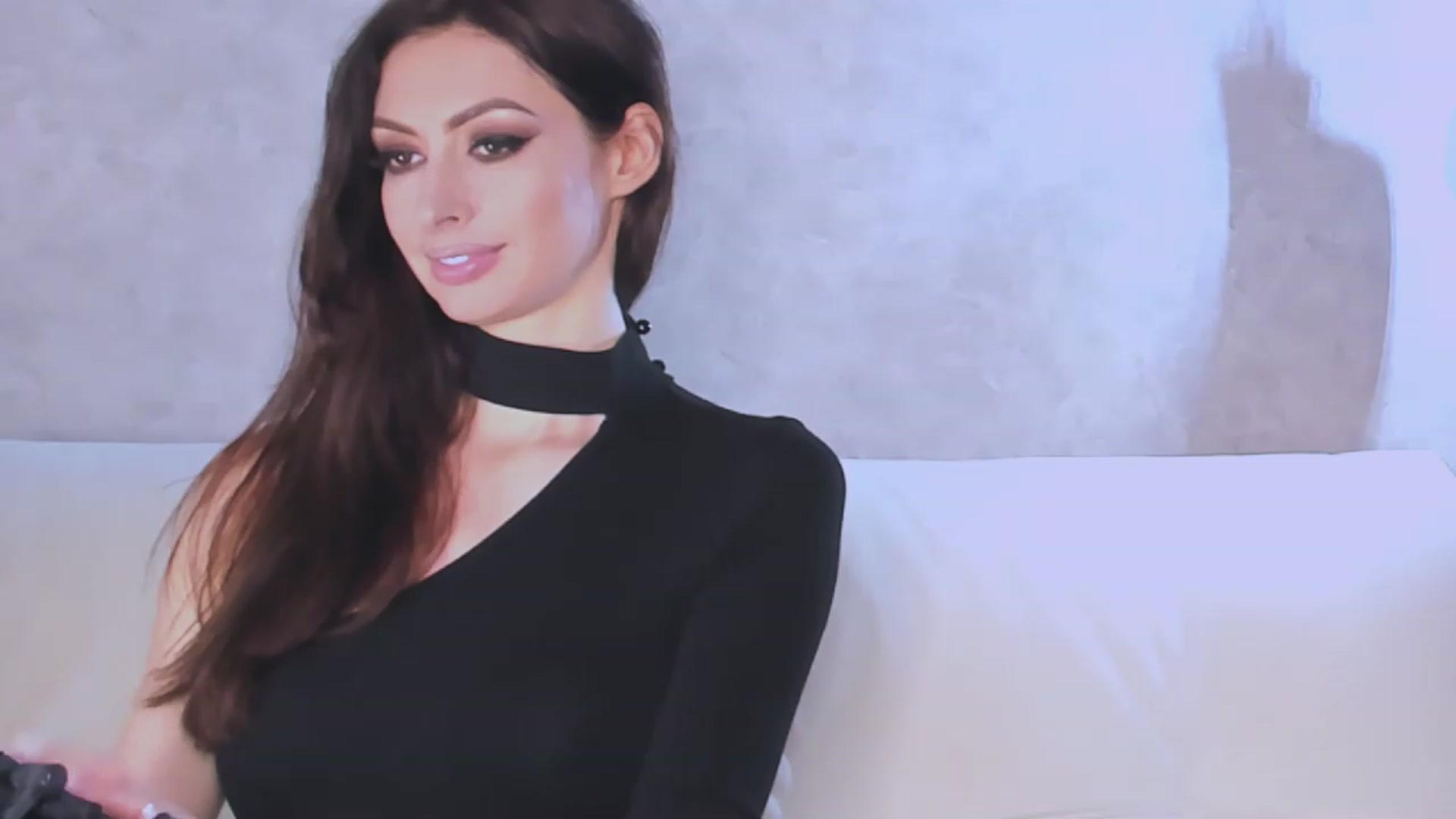 Gallery image thumbnail from Tishina's myfreecams stream on, 04/19/2023, 23:21 image 3 of 20
