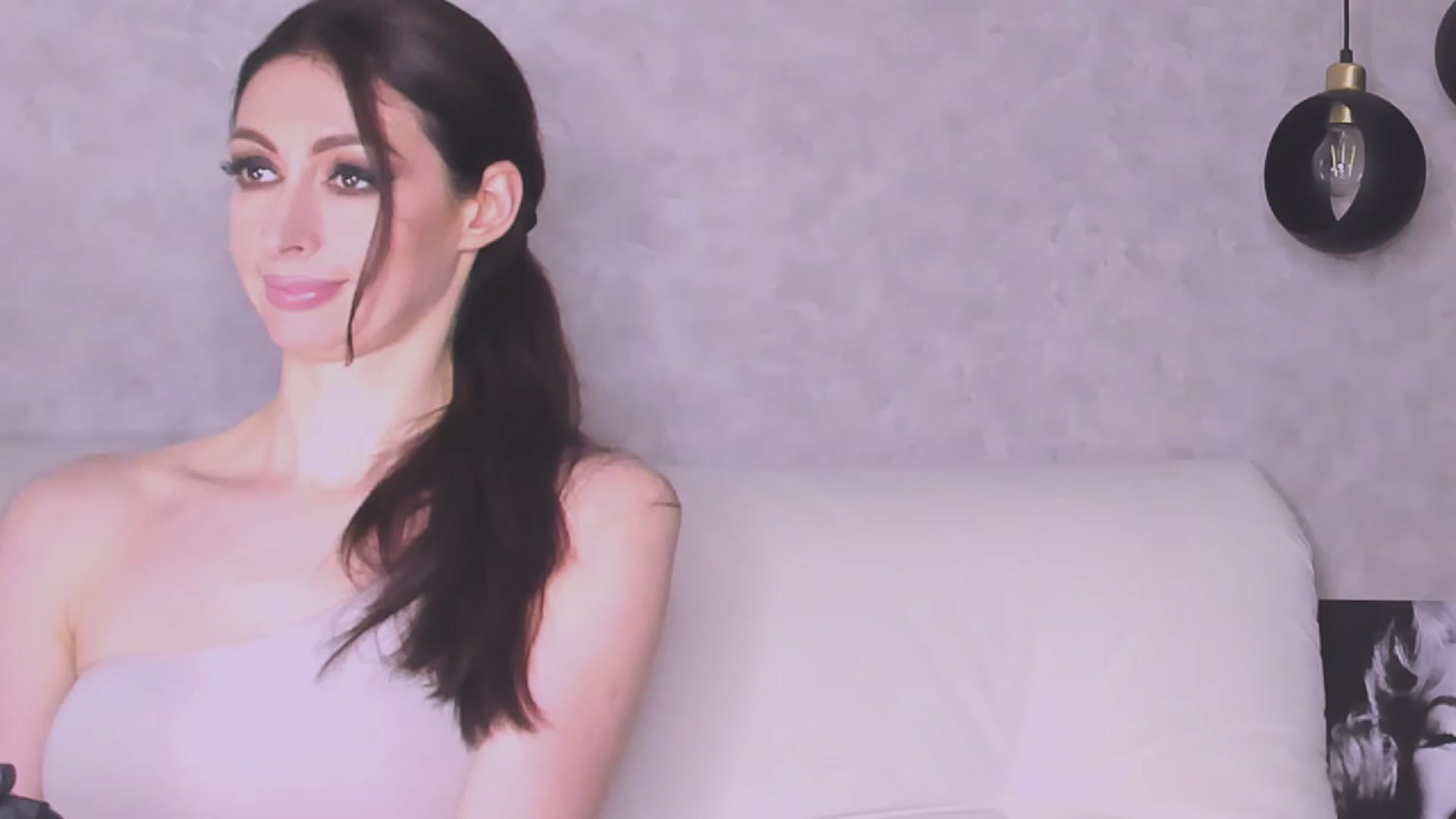 Gallery image thumbnail from Tishina's myfreecams stream on, 05/07/2023, 24:04 image 18 of 20