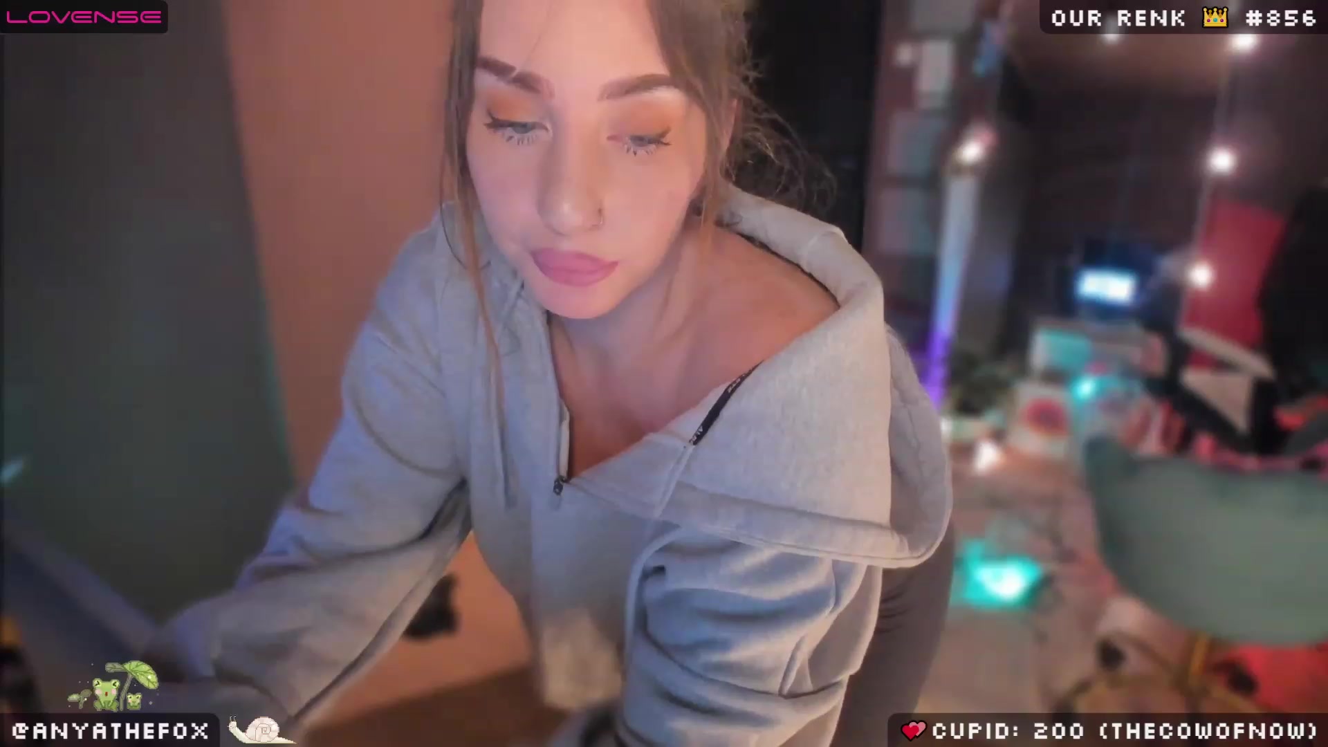 Gallery image thumbnail from Titcoin's myfreecams stream on, 02/17/2023, 07:16 image 5 of 20