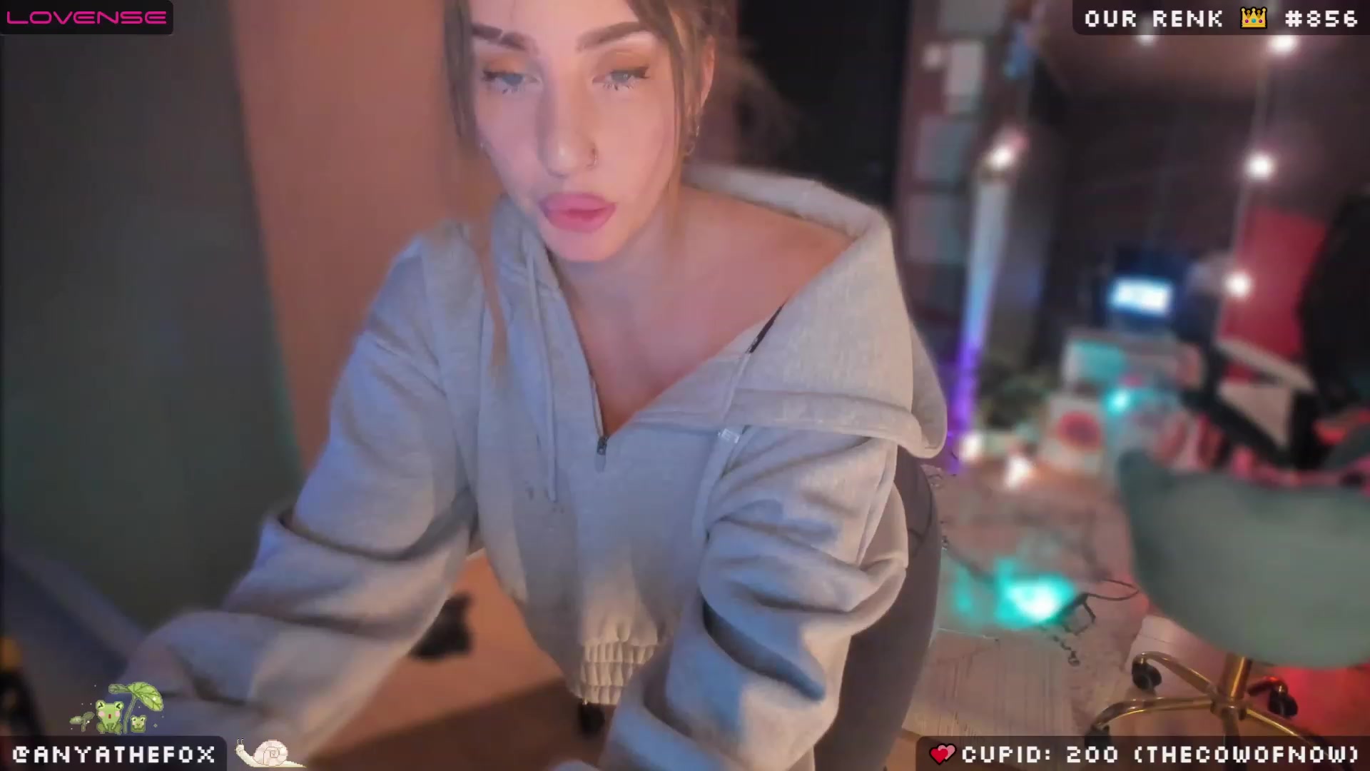 Gallery image thumbnail from Titcoin's myfreecams stream on, 02/17/2023, 07:16 image 4 of 20