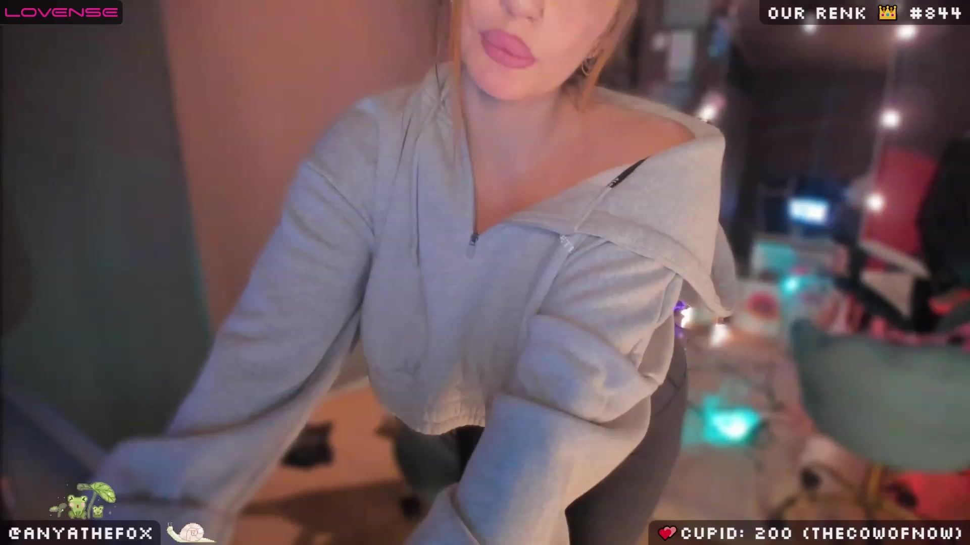 Gallery image thumbnail from Titcoin's myfreecams stream on, 02/17/2023, 07:16 image 15 of 20