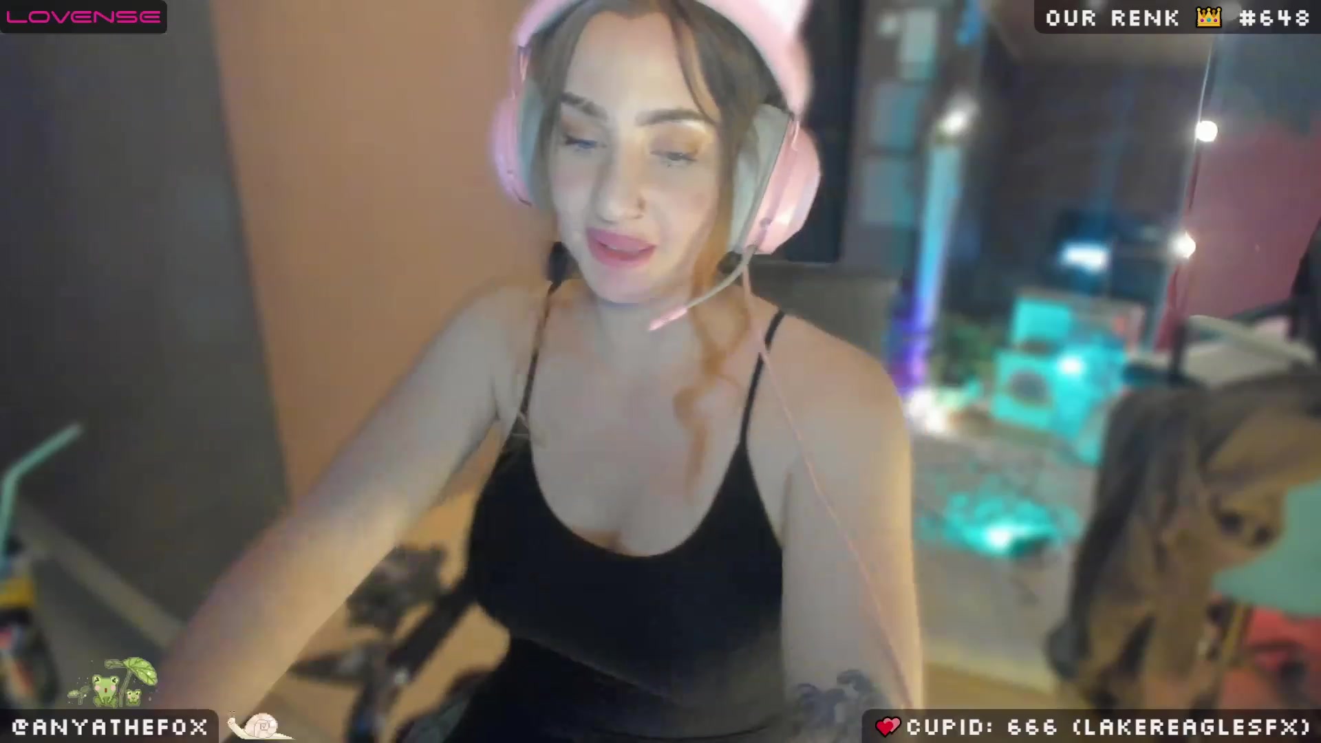 Gallery image thumbnail from Titcoin's myfreecams stream on, 02/20/2023, 08:30 image 10 of 20