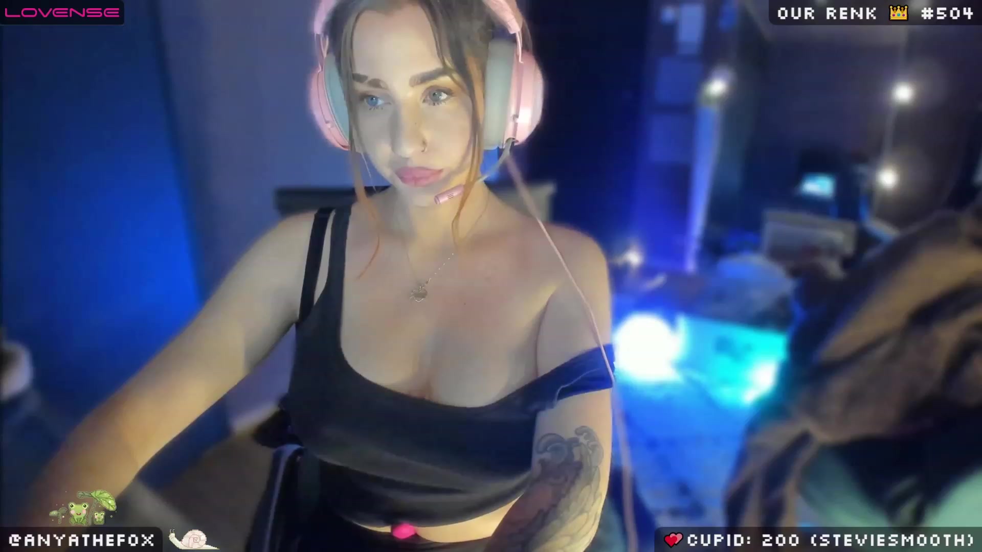 Gallery image thumbnail from Titcoin's myfreecams stream on, 02/27/2023, 07:25 image 10 of 20