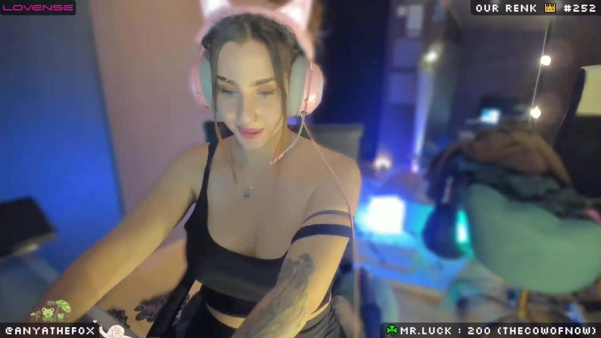 Gallery image thumbnail from Titcoin's myfreecams stream on, 03/07/2023, 08:05 image 15 of 20