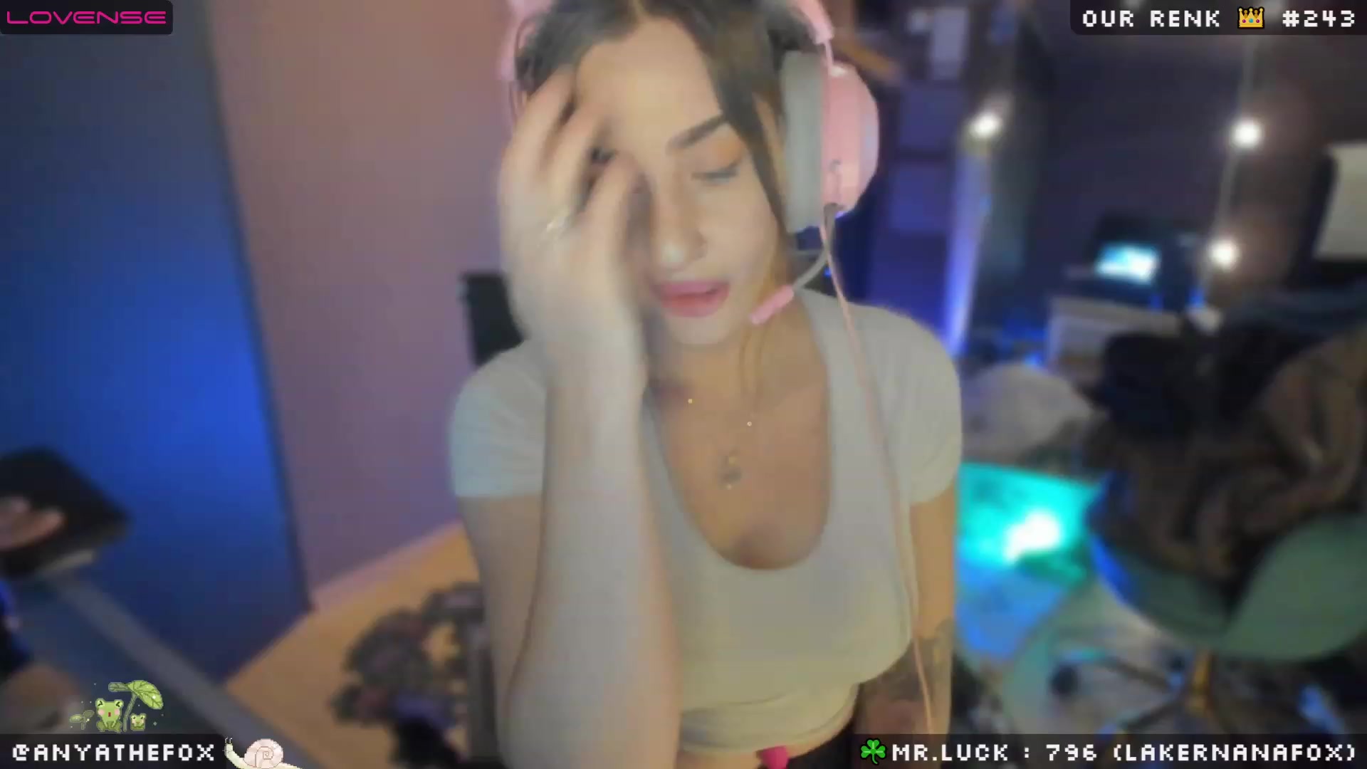 Gallery image thumbnail from Titcoin's myfreecams stream on, 03/08/2023, 09:17 image 3 of 20