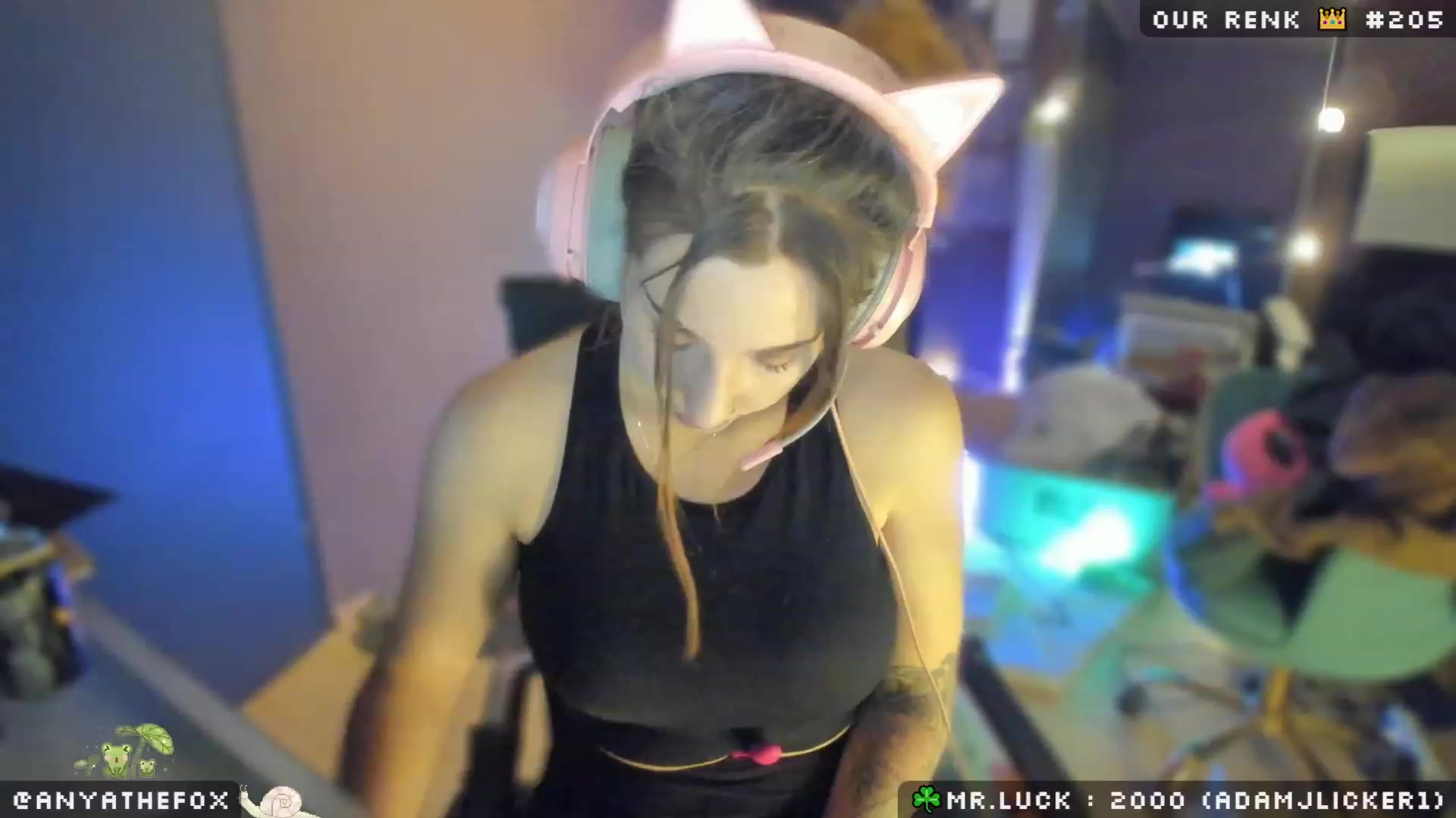 Gallery image thumbnail from Titcoin's myfreecams stream on, 03/10/2023, 08:01 image 17 of 20
