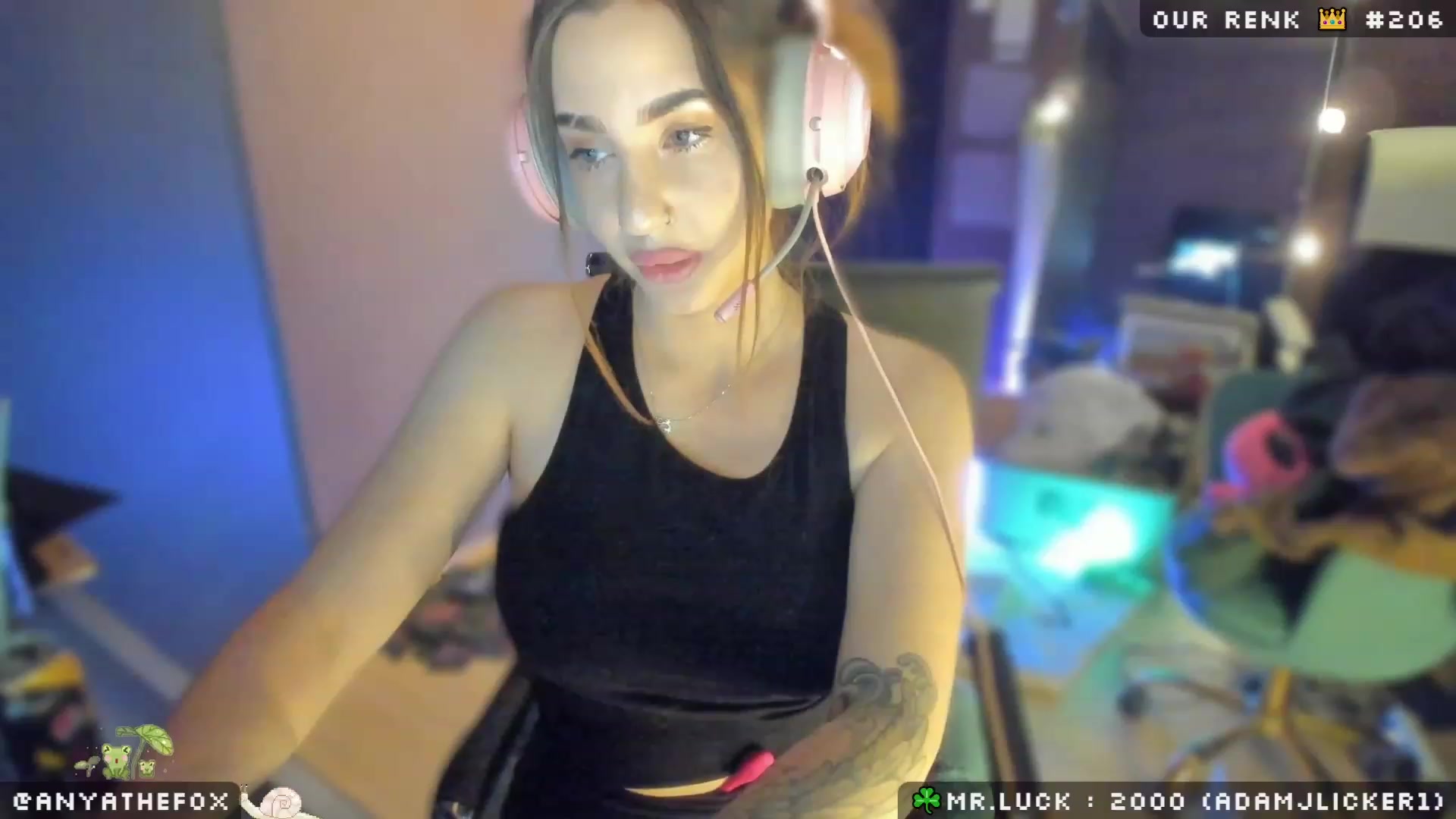 Gallery image thumbnail from Titcoin's myfreecams stream on, 03/10/2023, 08:01 image 1 of 20