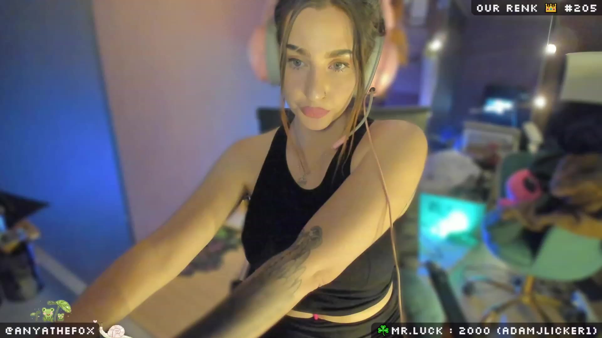 Gallery image thumbnail from Titcoin's myfreecams stream on, 03/10/2023, 08:01 image 18 of 20