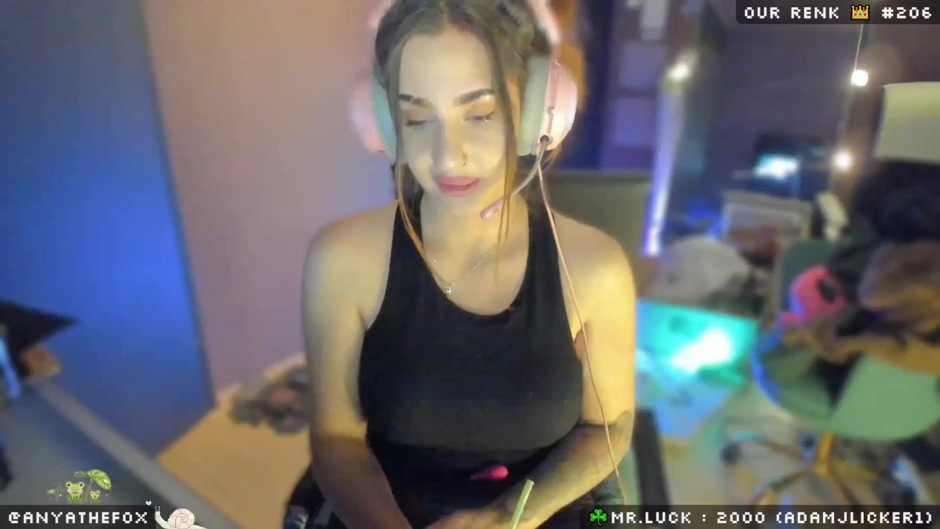 Gallery image thumbnail from Titcoin's myfreecams stream on, 03/10/2023, 08:01 image 2 of 20