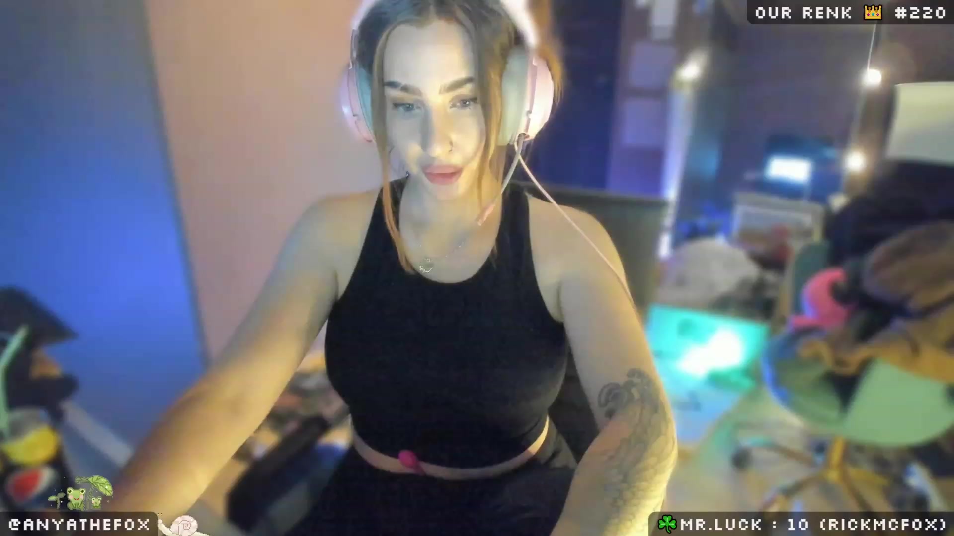 Gallery image thumbnail from Titcoin's myfreecams stream on, 03/10/2023, 20:37 image 12 of 20