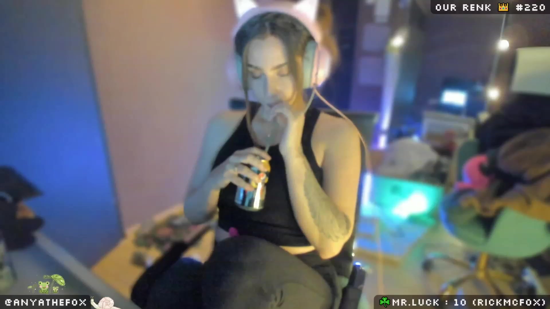 Gallery image thumbnail from Titcoin's myfreecams stream on, 03/10/2023, 20:37 image 11 of 20