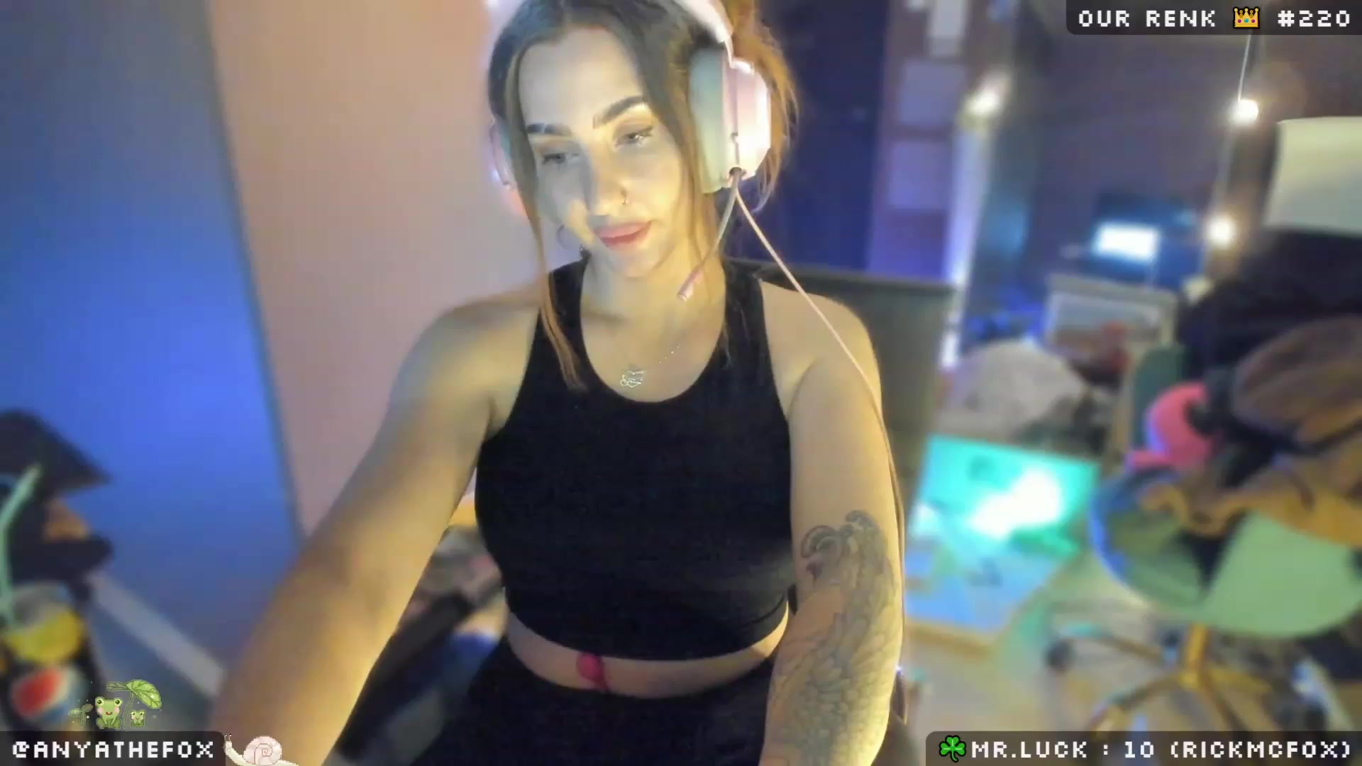 Gallery image thumbnail from Titcoin's myfreecams stream on, 03/10/2023, 20:37 image 13 of 20