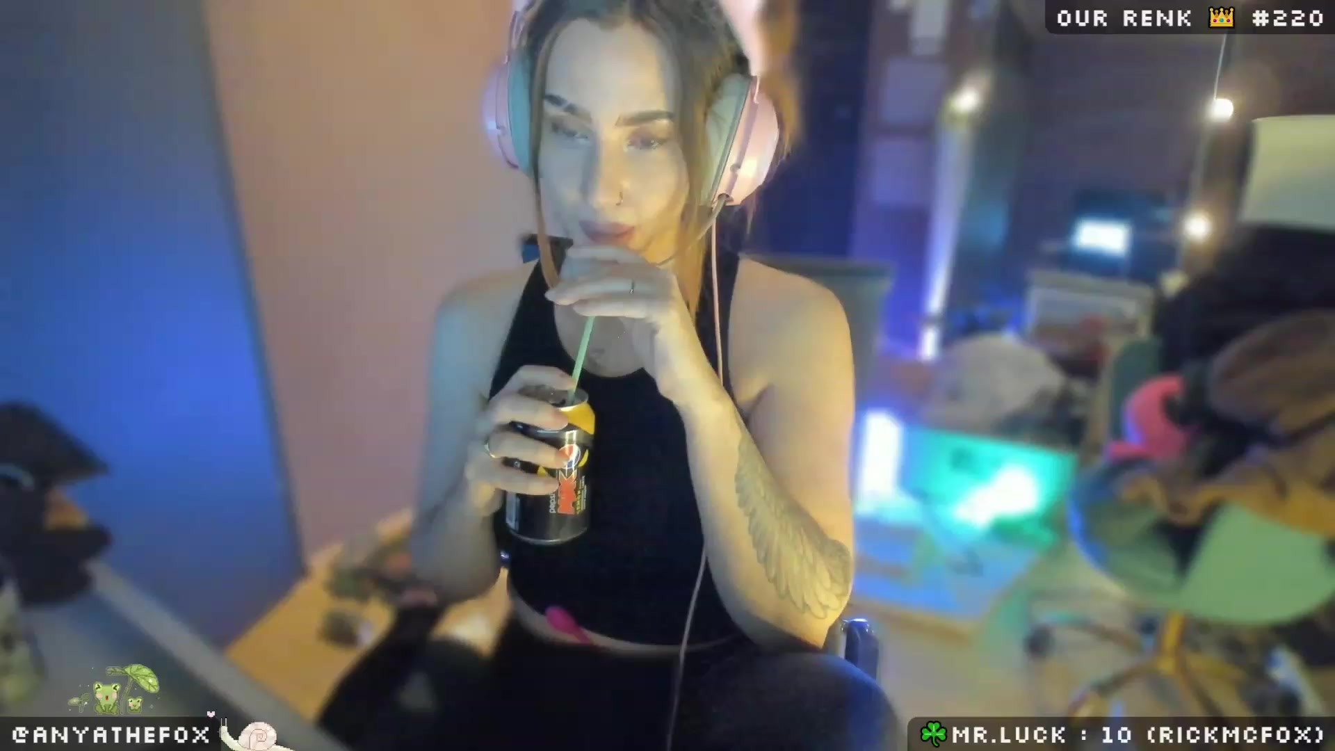 Gallery image thumbnail from Titcoin's myfreecams stream on, 03/10/2023, 20:37 image 9 of 20