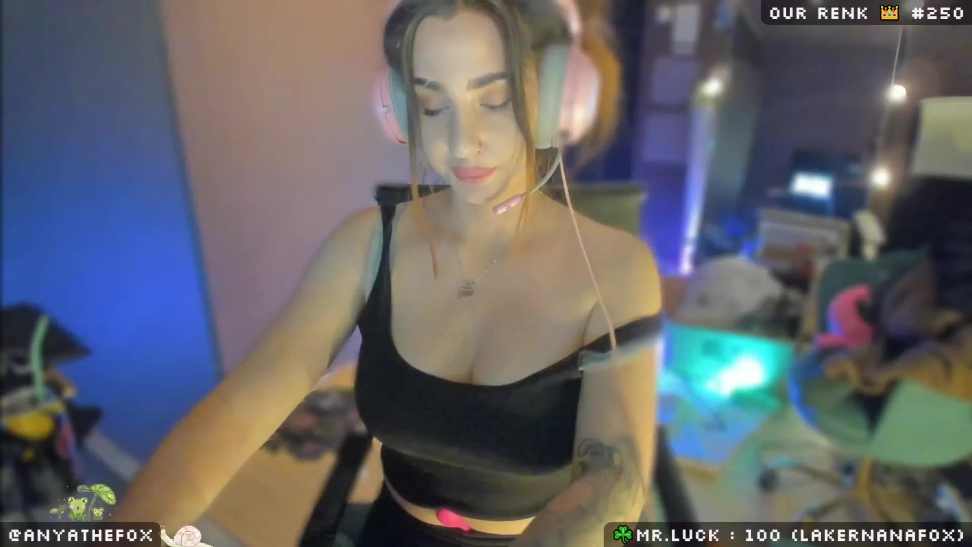 Gallery image thumbnail from Titcoin's myfreecams stream on, 03/11/2023, 08:03 image 7 of 20