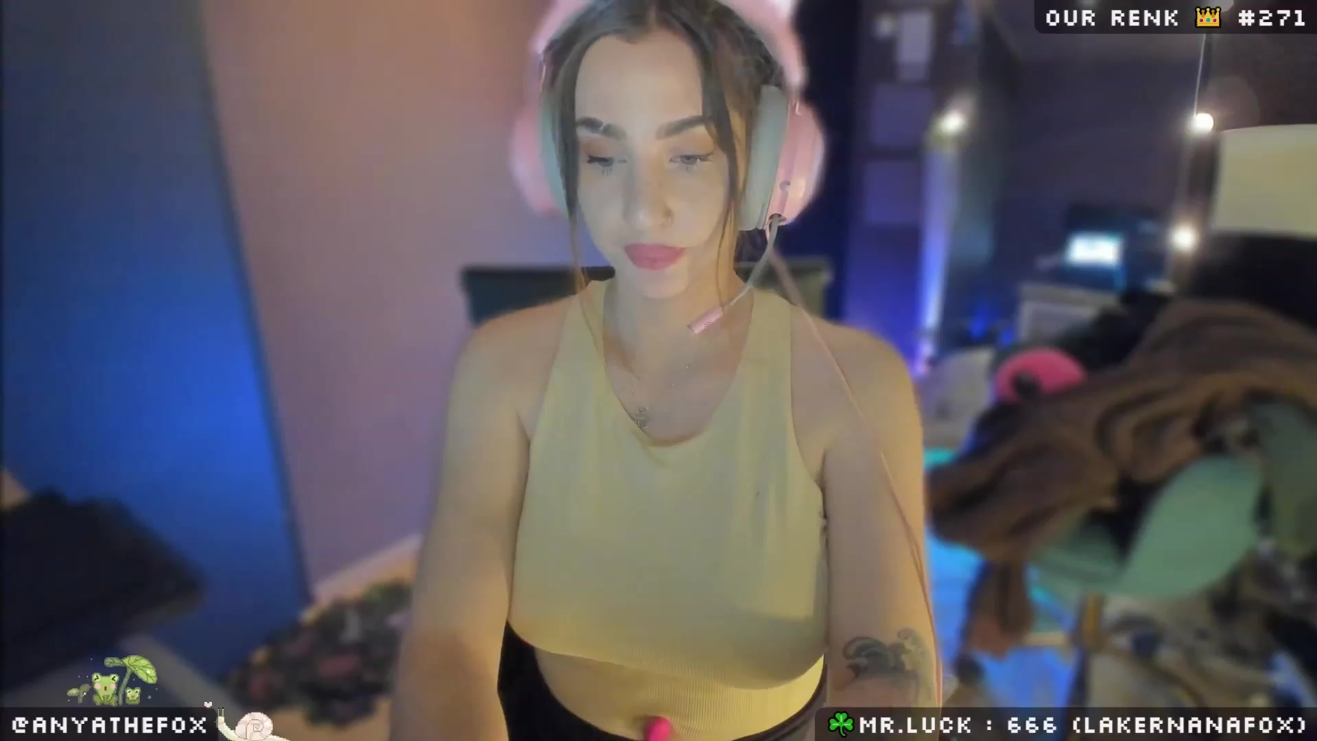 Gallery image thumbnail from Titcoin's myfreecams stream on, 03/12/2023, 08:50 image 1 of 20