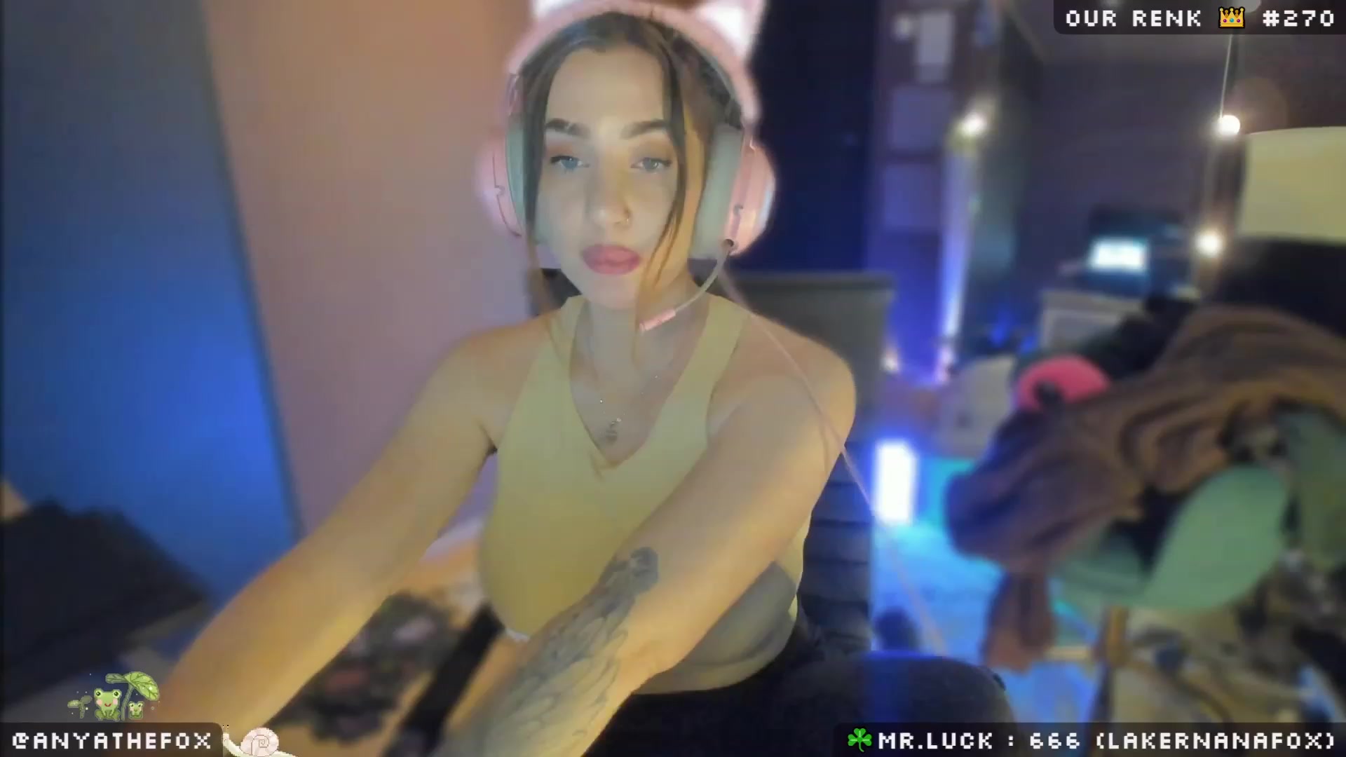 Gallery image thumbnail from Titcoin's myfreecams stream on, 03/12/2023, 08:50 image 7 of 20