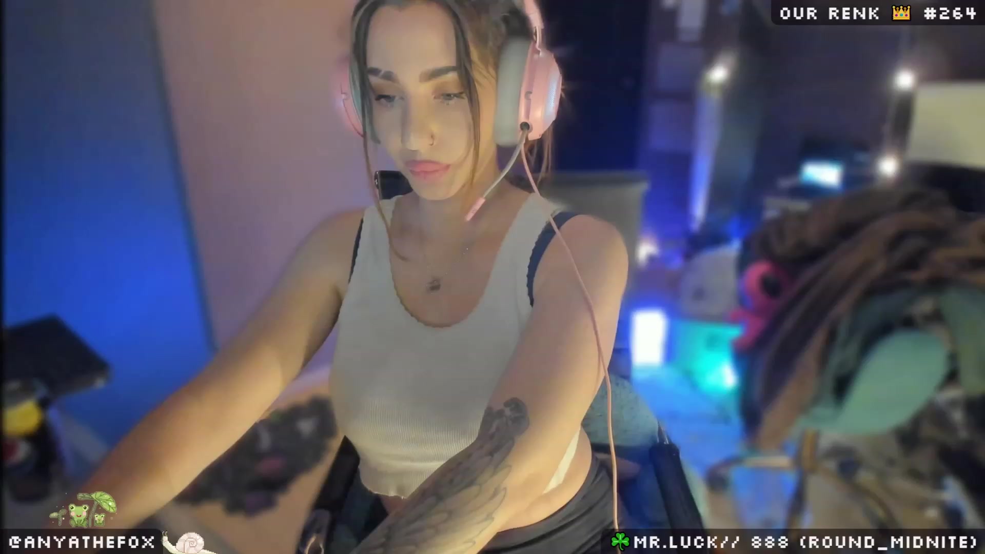 Gallery image thumbnail from Titcoin's myfreecams stream on, 03/14/2023, 07:14 image 2 of 20
