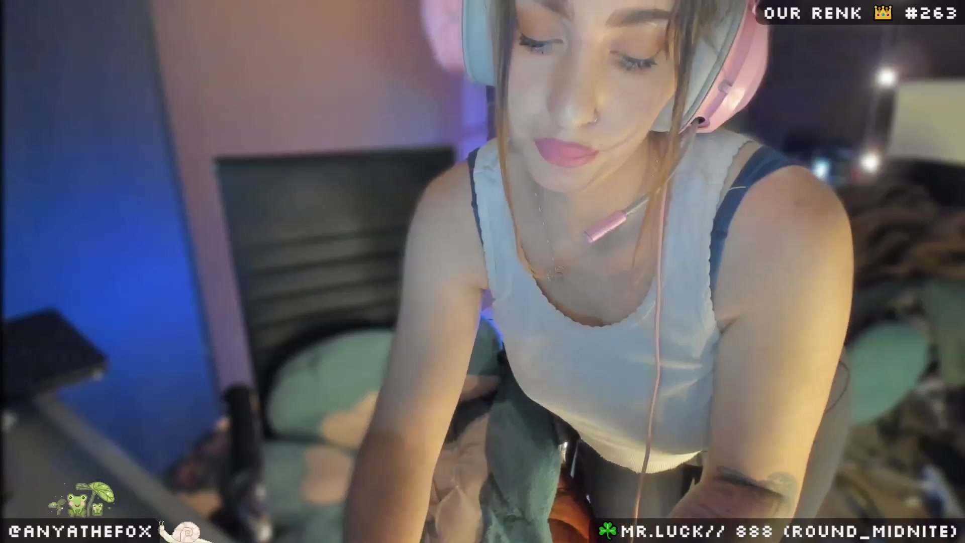 Gallery image thumbnail from Titcoin's myfreecams stream on, 03/14/2023, 07:14 image 16 of 20