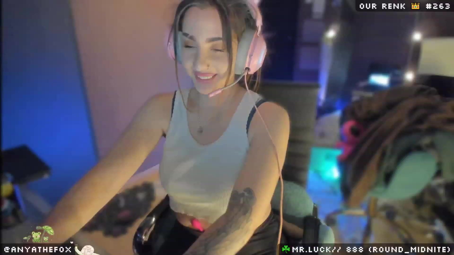 Gallery image thumbnail from Titcoin's myfreecams stream on, 03/14/2023, 07:14 image 10 of 20