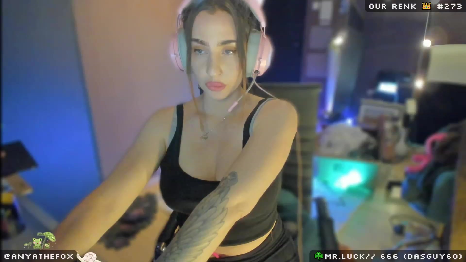 Gallery image thumbnail from Titcoin's myfreecams stream on, 03/15/2023, 08:08 image 15 of 20