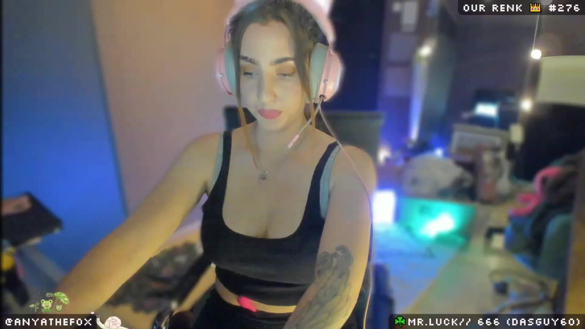 Gallery image thumbnail from Titcoin's myfreecams stream on, 03/15/2023, 08:08 image 12 of 20