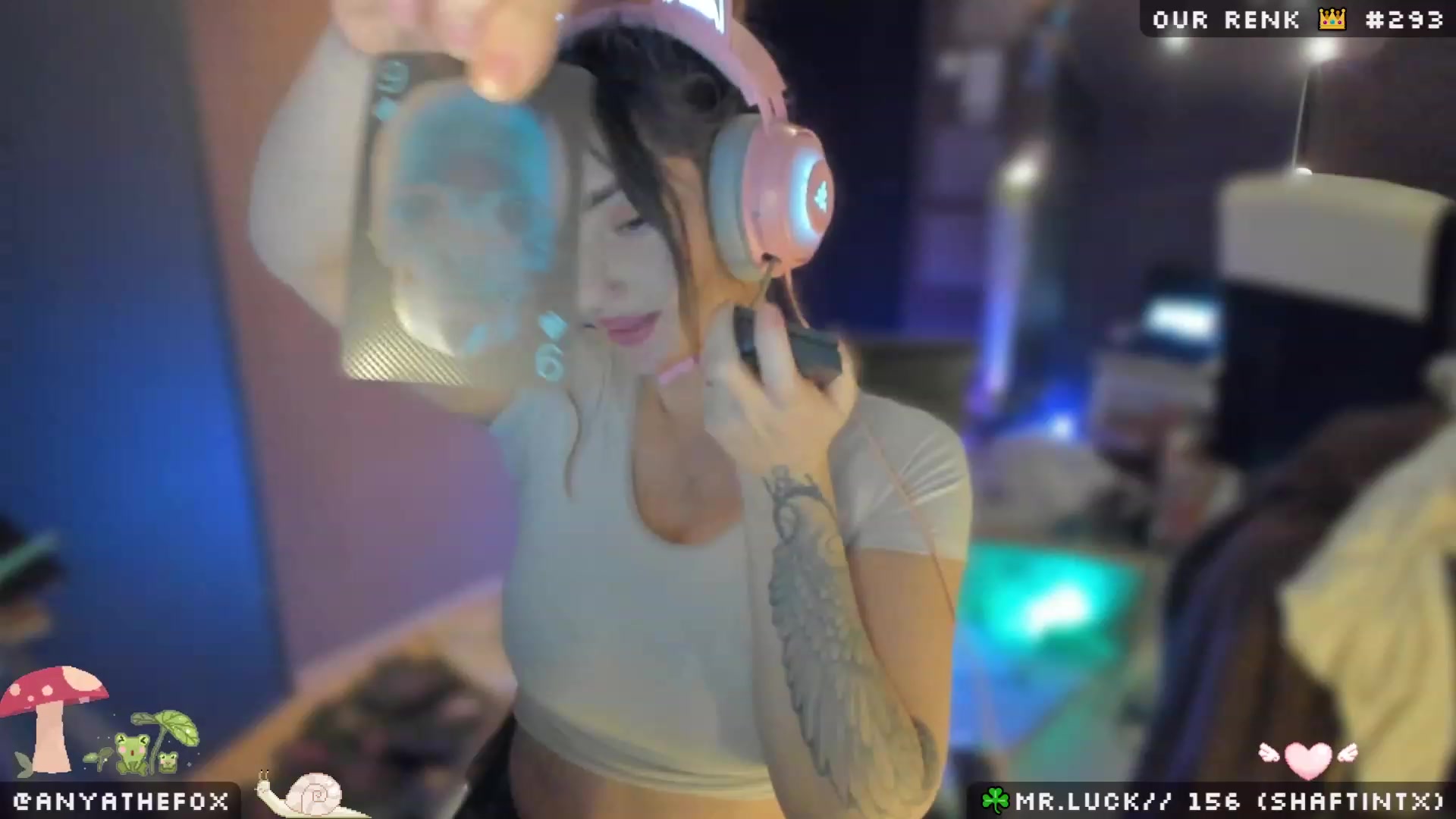 Gallery image thumbnail from Titcoin's myfreecams stream on, 03/19/2023, 07:00 image 17 of 20