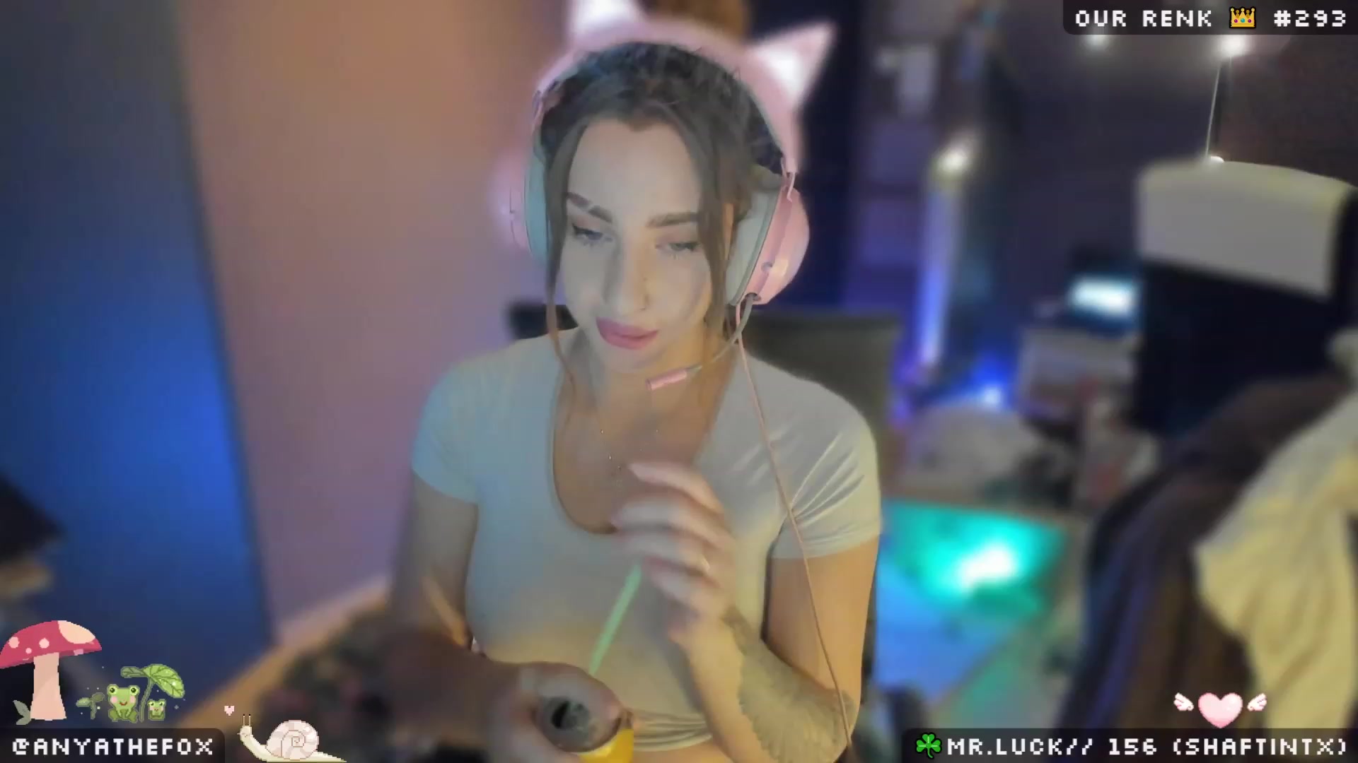 Gallery image thumbnail from Titcoin's myfreecams stream on, 03/19/2023, 07:00 image 18 of 20