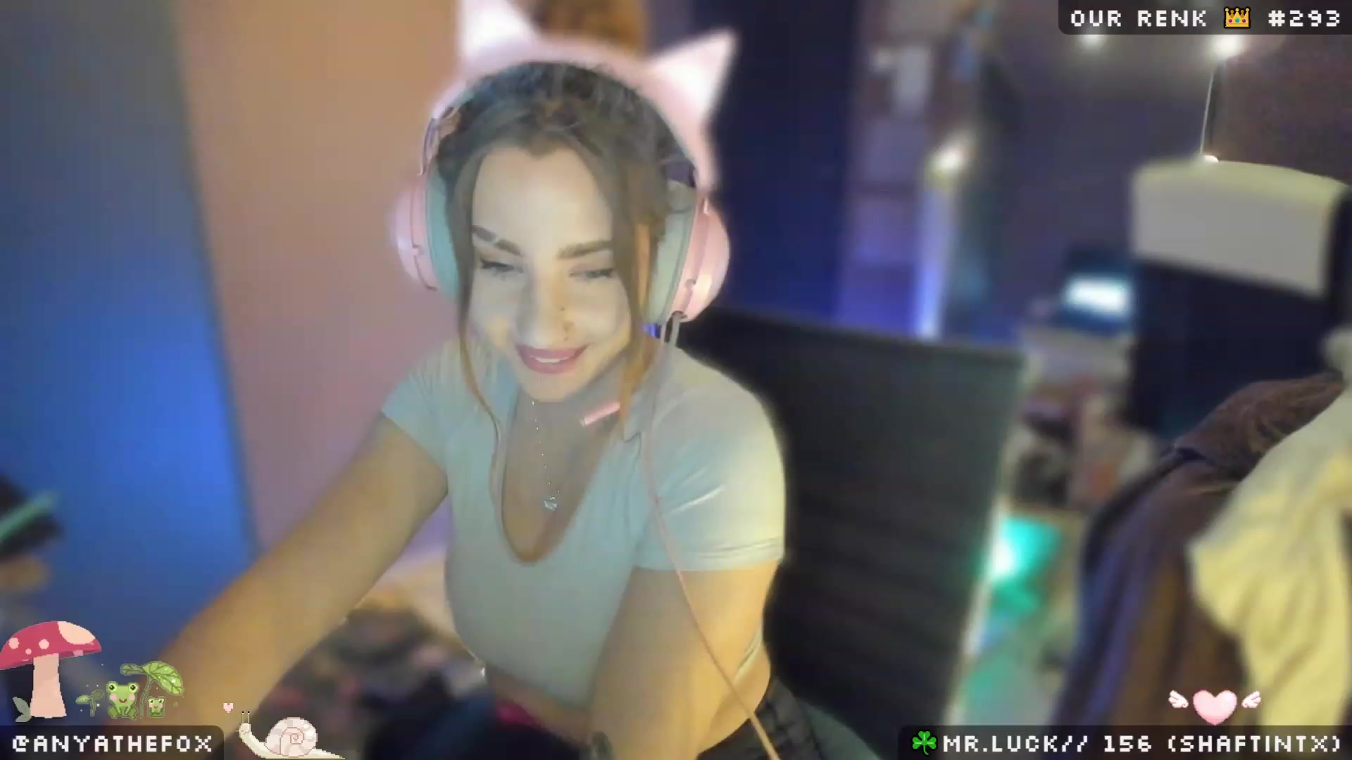 Gallery image thumbnail from Titcoin's myfreecams stream on, 03/19/2023, 07:00 image 16 of 20