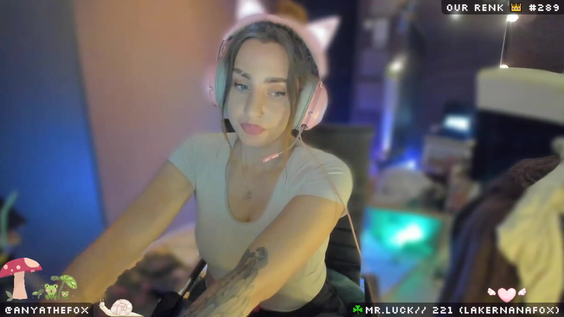 Gallery image thumbnail from Titcoin's myfreecams stream on, 03/19/2023, 09:35 image 11 of 20