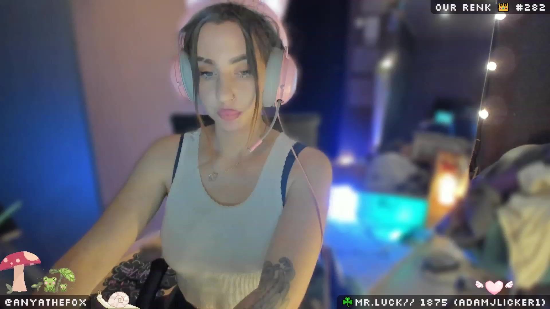 Gallery image thumbnail from Titcoin's myfreecams stream on, 03/21/2023, 08:19 image 8 of 20