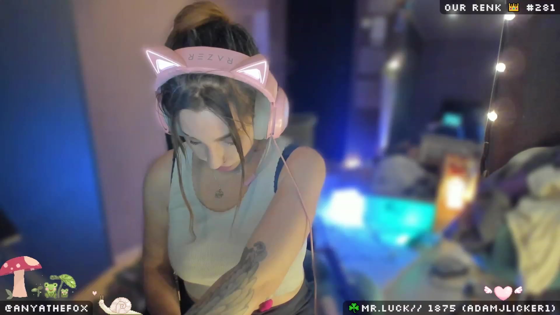 Gallery image thumbnail from Titcoin's myfreecams stream on, 03/21/2023, 08:19 image 15 of 20