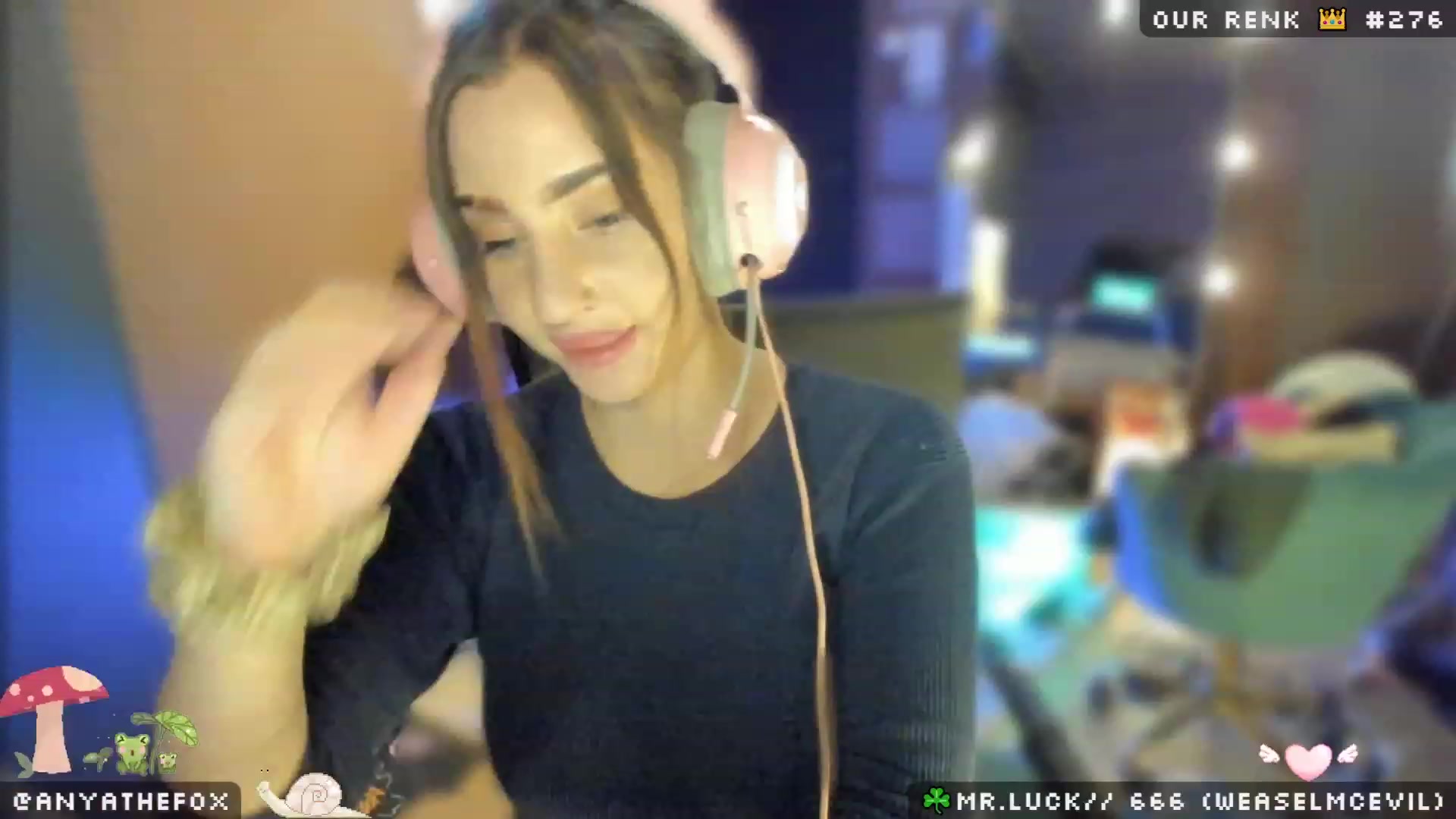 Gallery image thumbnail from Titcoin's myfreecams stream on, 03/24/2023, 07:53 image 18 of 20